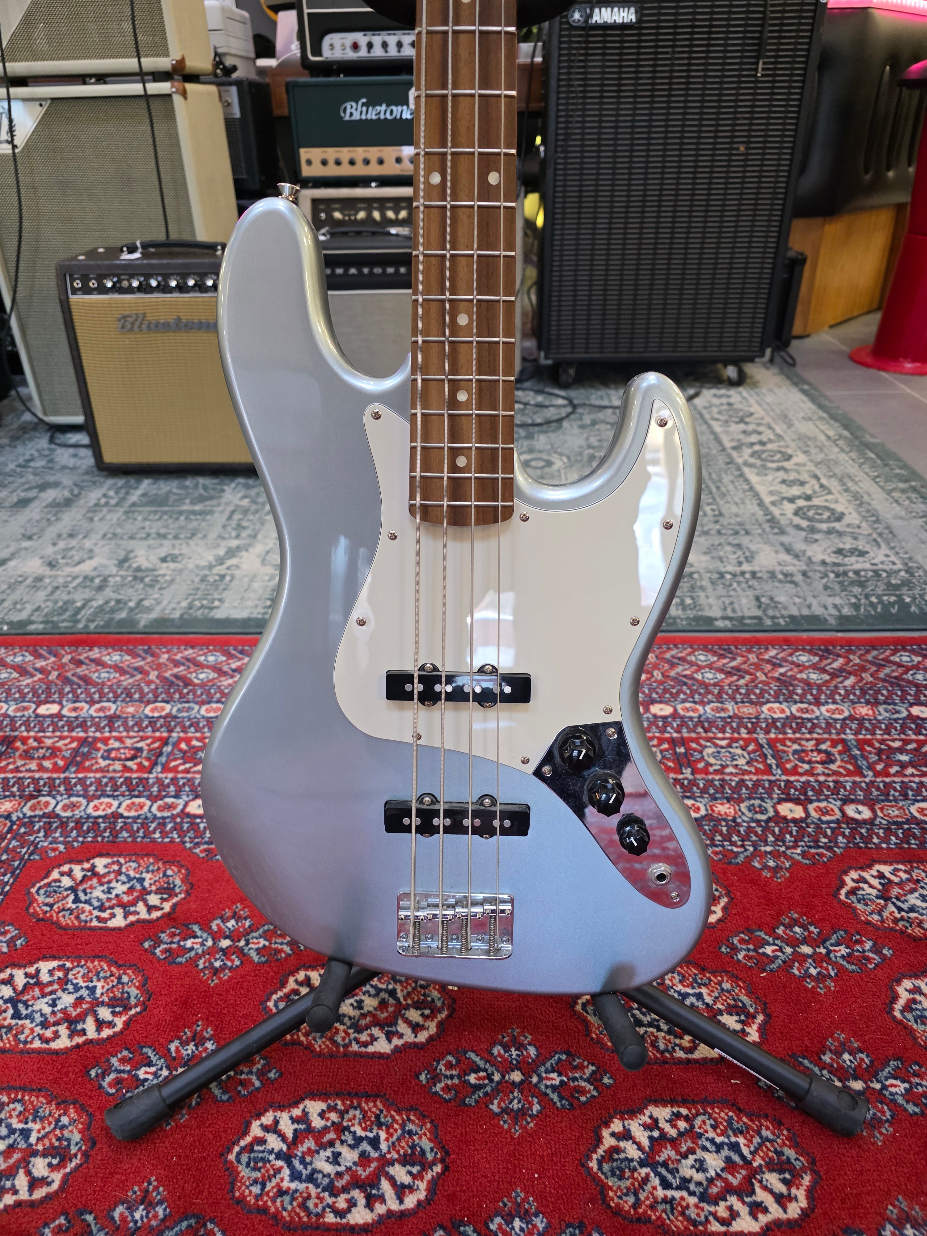 Squier Affinity Series J-Bass