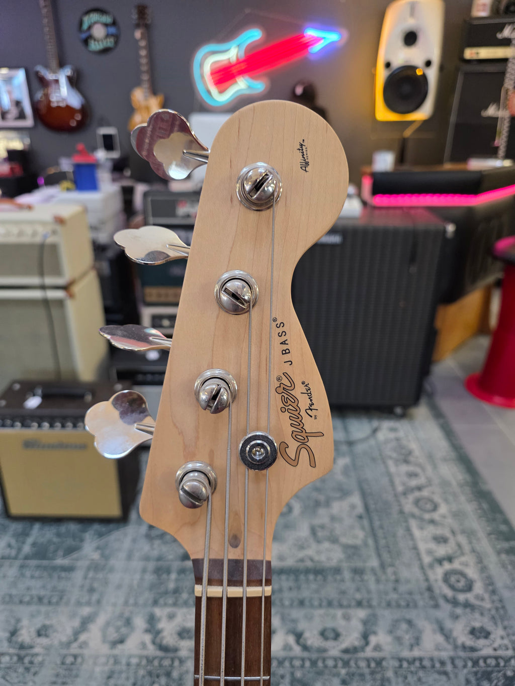 Squier Affinity Series J-Bass