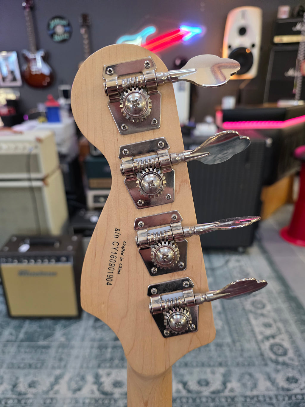 Squier Affinity Series J-Bass