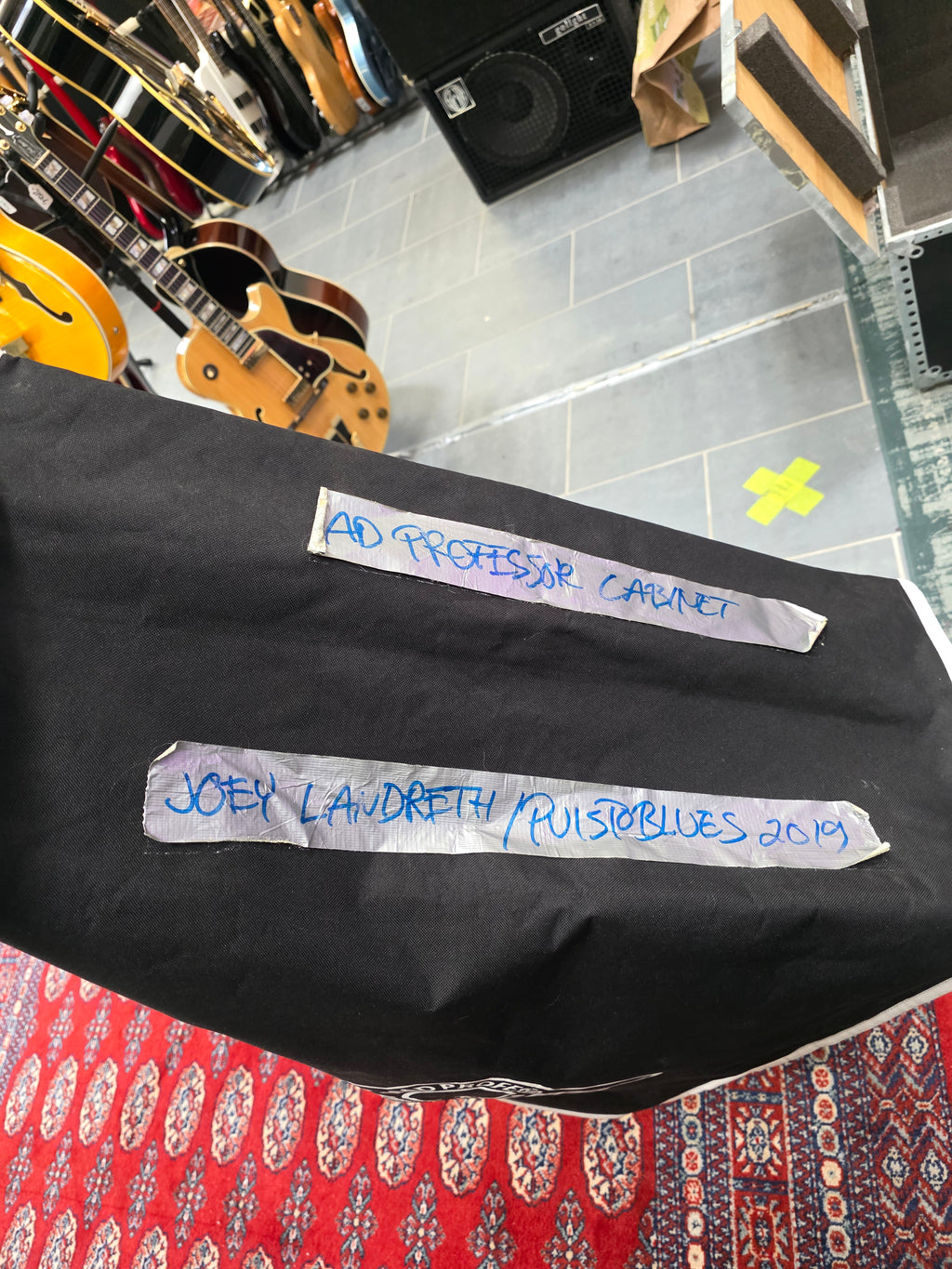 Mad Professor CS40 2007 con gabinete 2x12" Número de serie 068