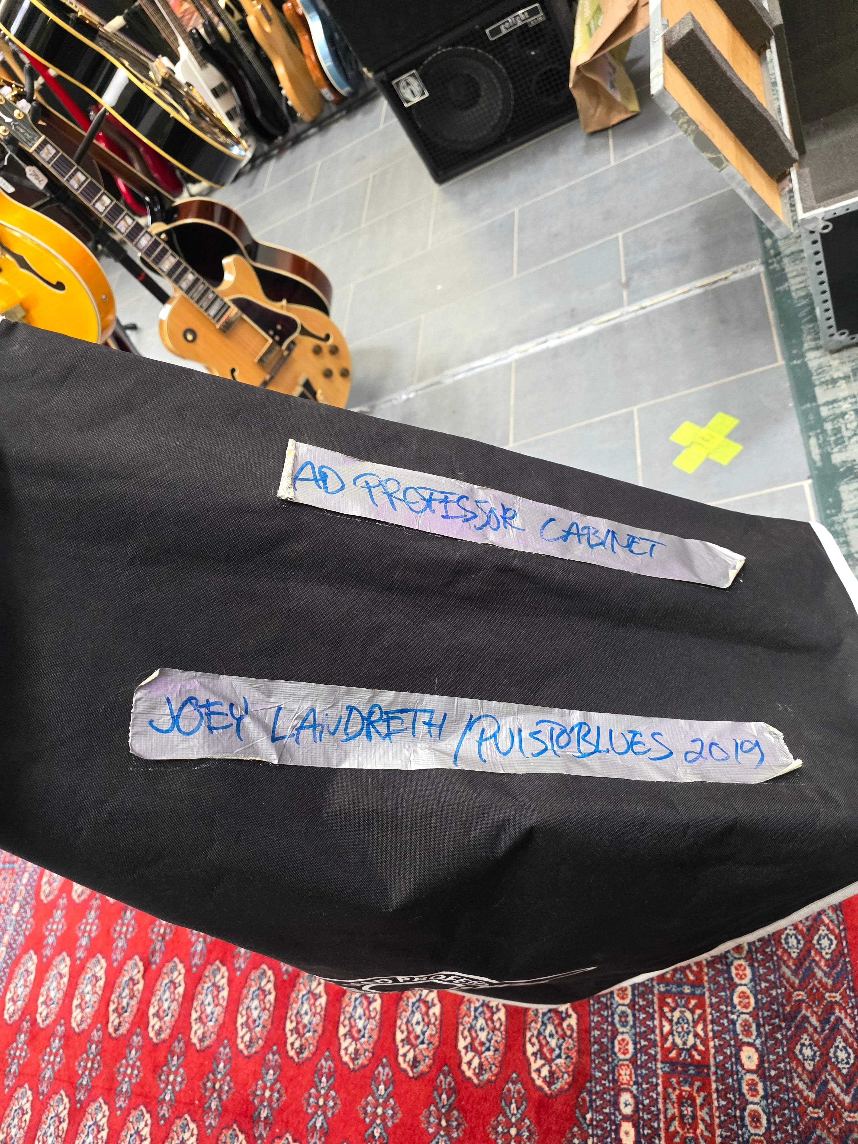 Mad Professor CS40 2007 con gabinete 2x12" Número de serie 068