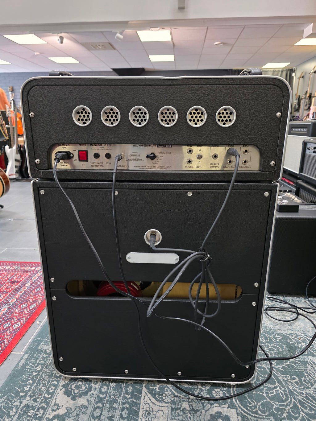 Mad Professor CS40 2007 con gabinete 2x12" Número de serie 068