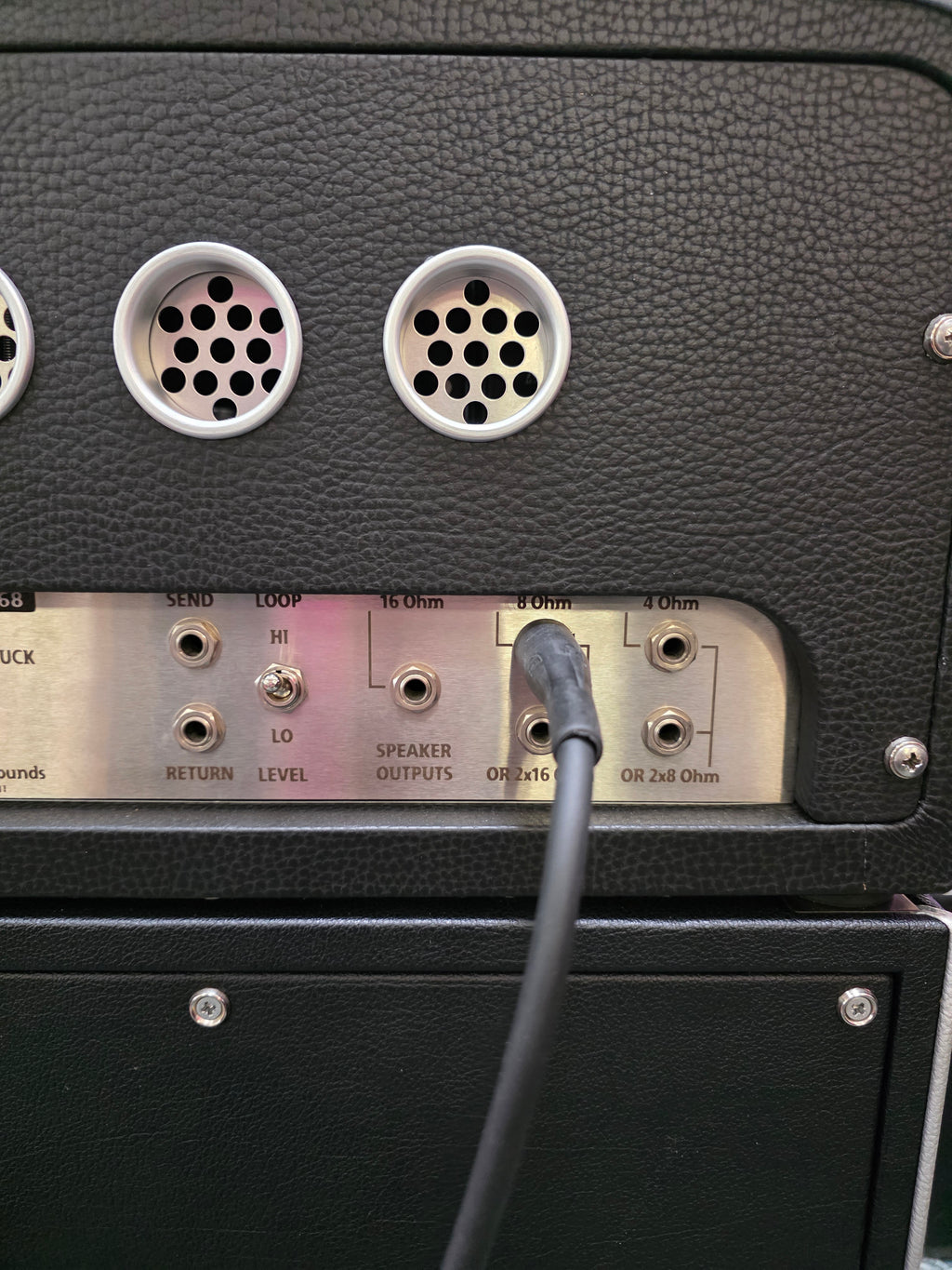 Mad Professor CS40 2007 con gabinete 2x12" Número de serie 068