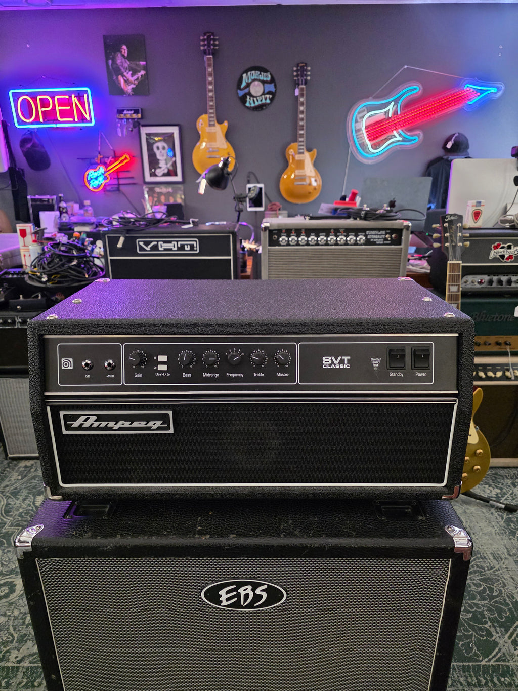 Ampeg SVT Classic med flightcase