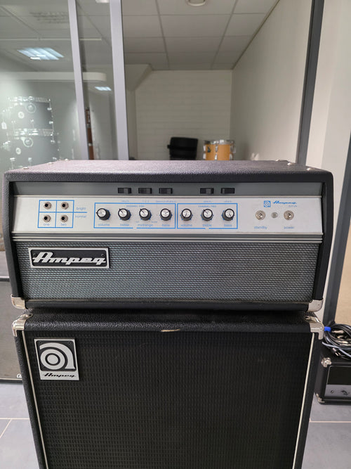 Ampeg SVT-VR Classic Series 300-Watt Bass Amp Head