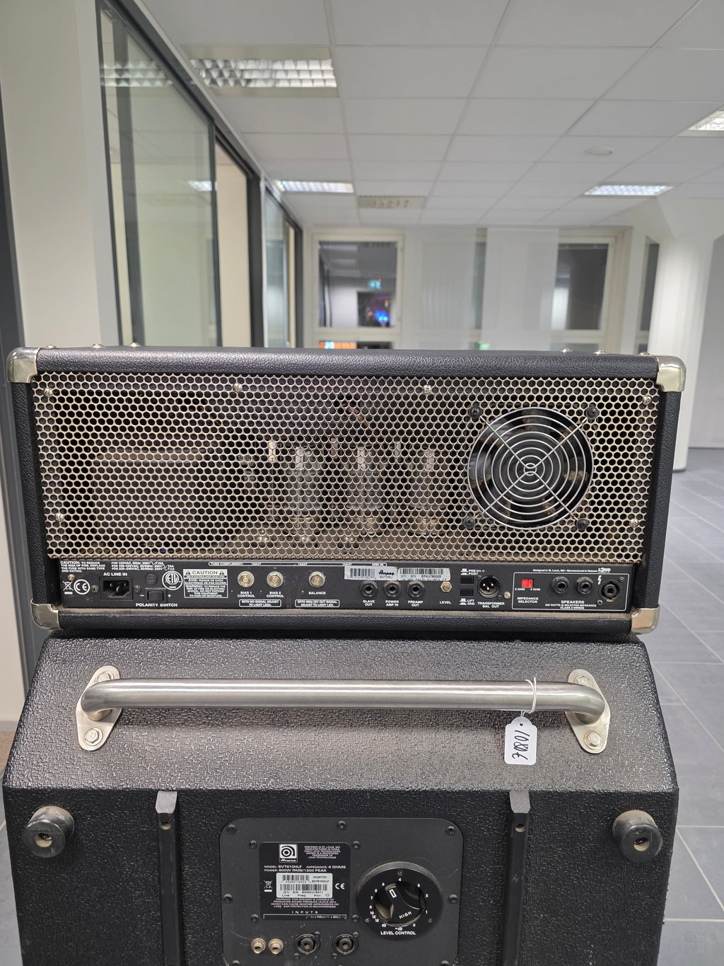 Ampeg SVT-VR Classic Series 300-Watt Bass Amp Head