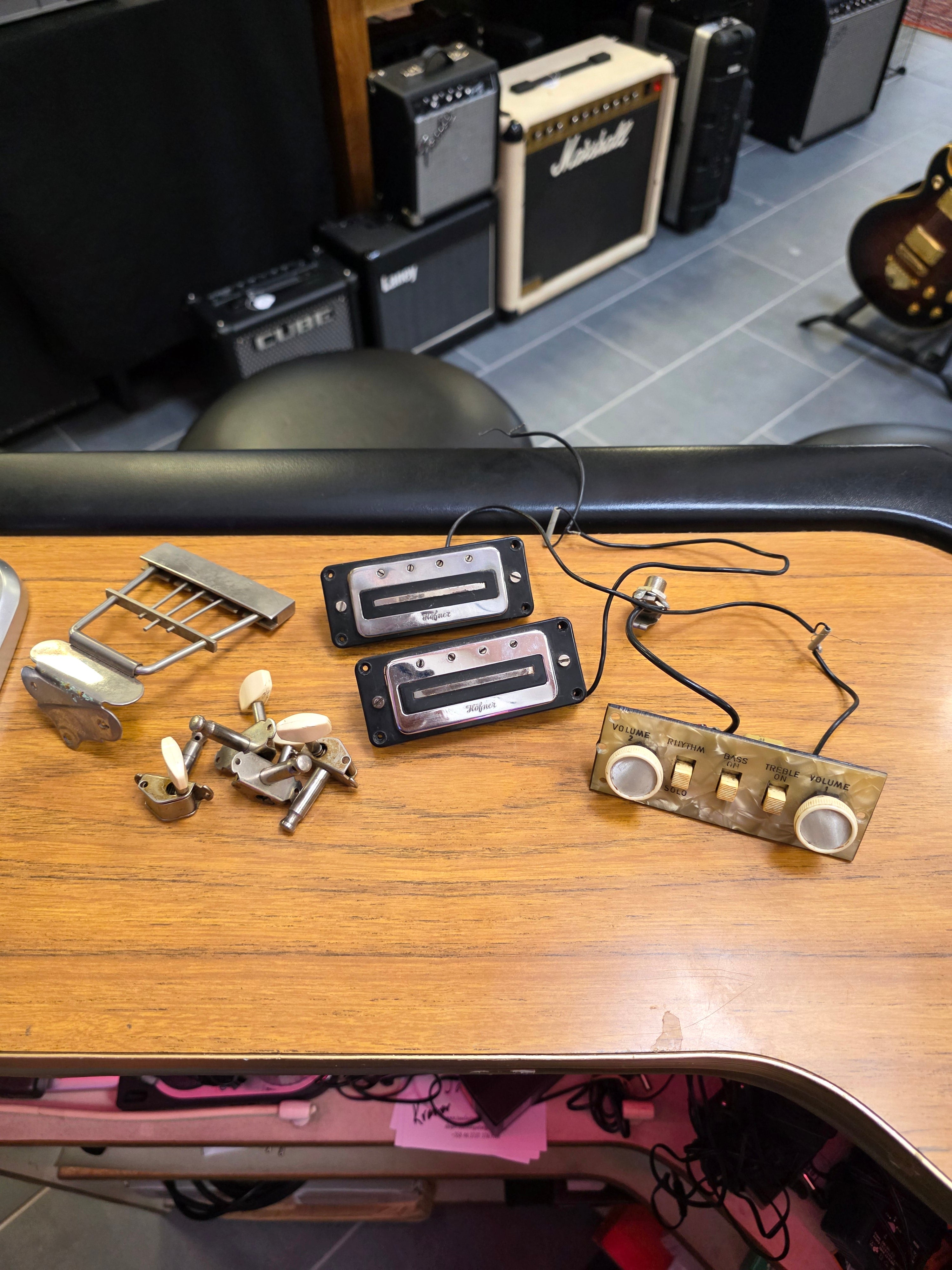 Höfner Vintage Bass Electronics