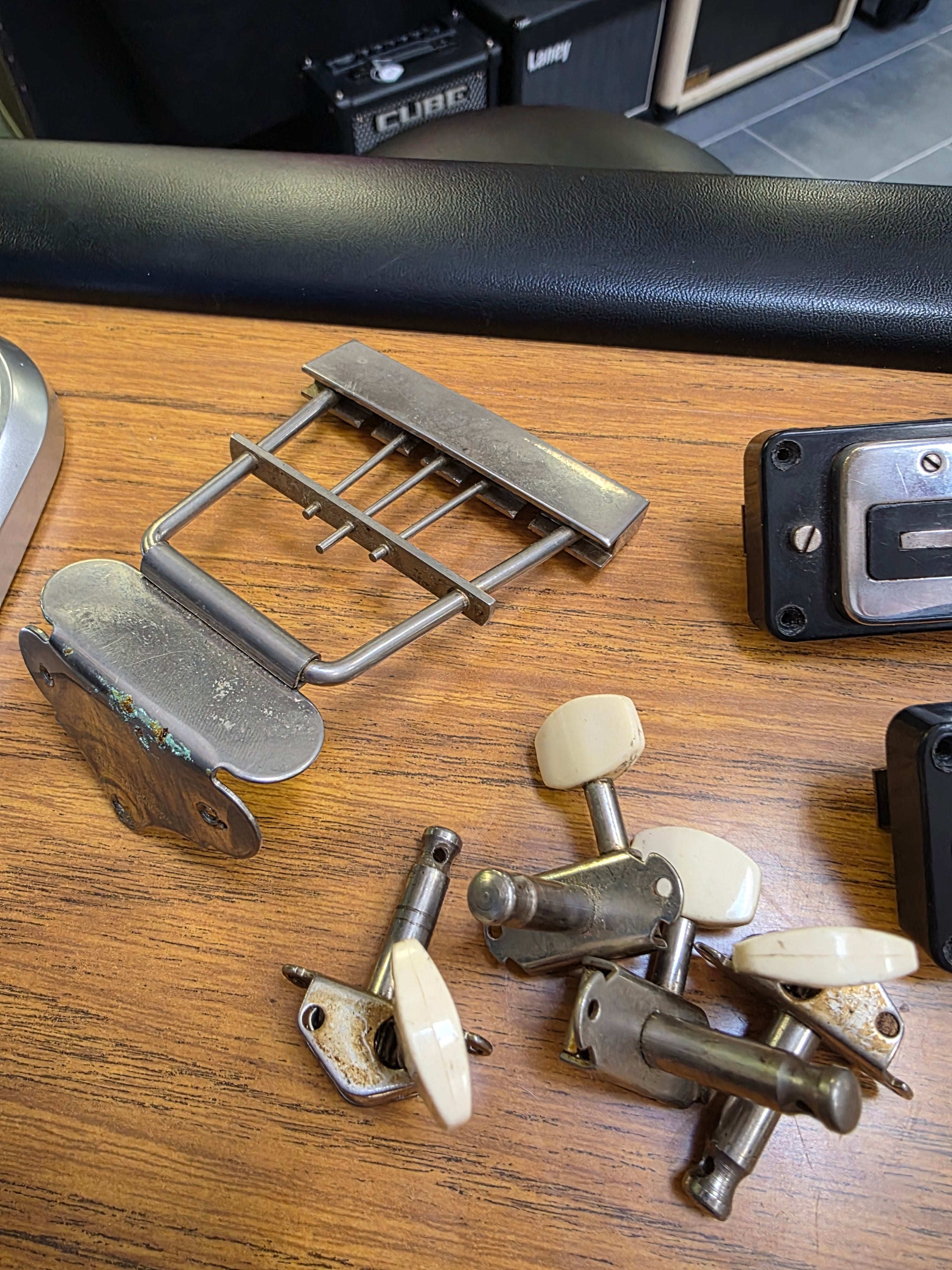 Höfner Vintage Bass Electronics