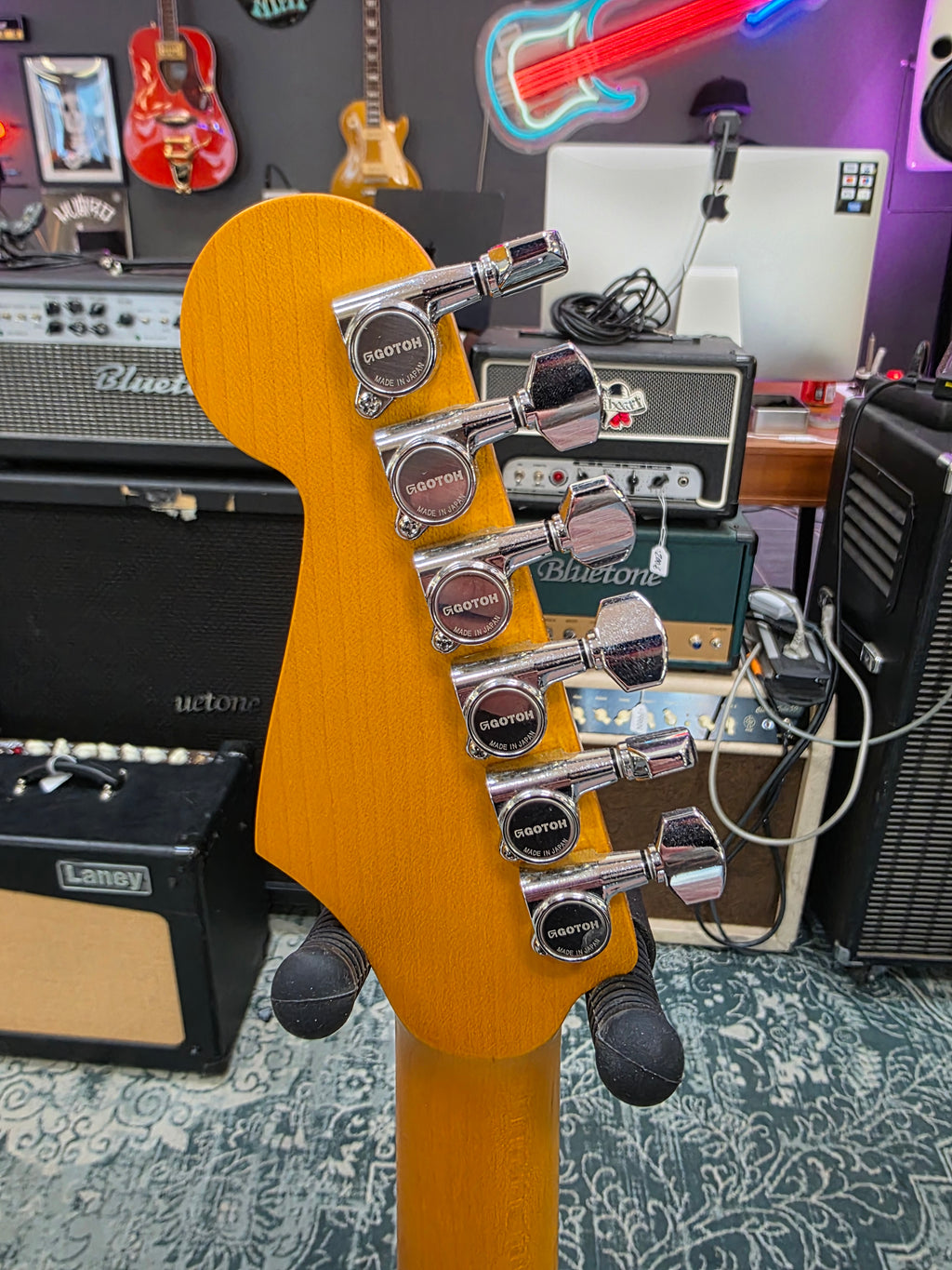 Manninen Custom Instruments SuperStrat