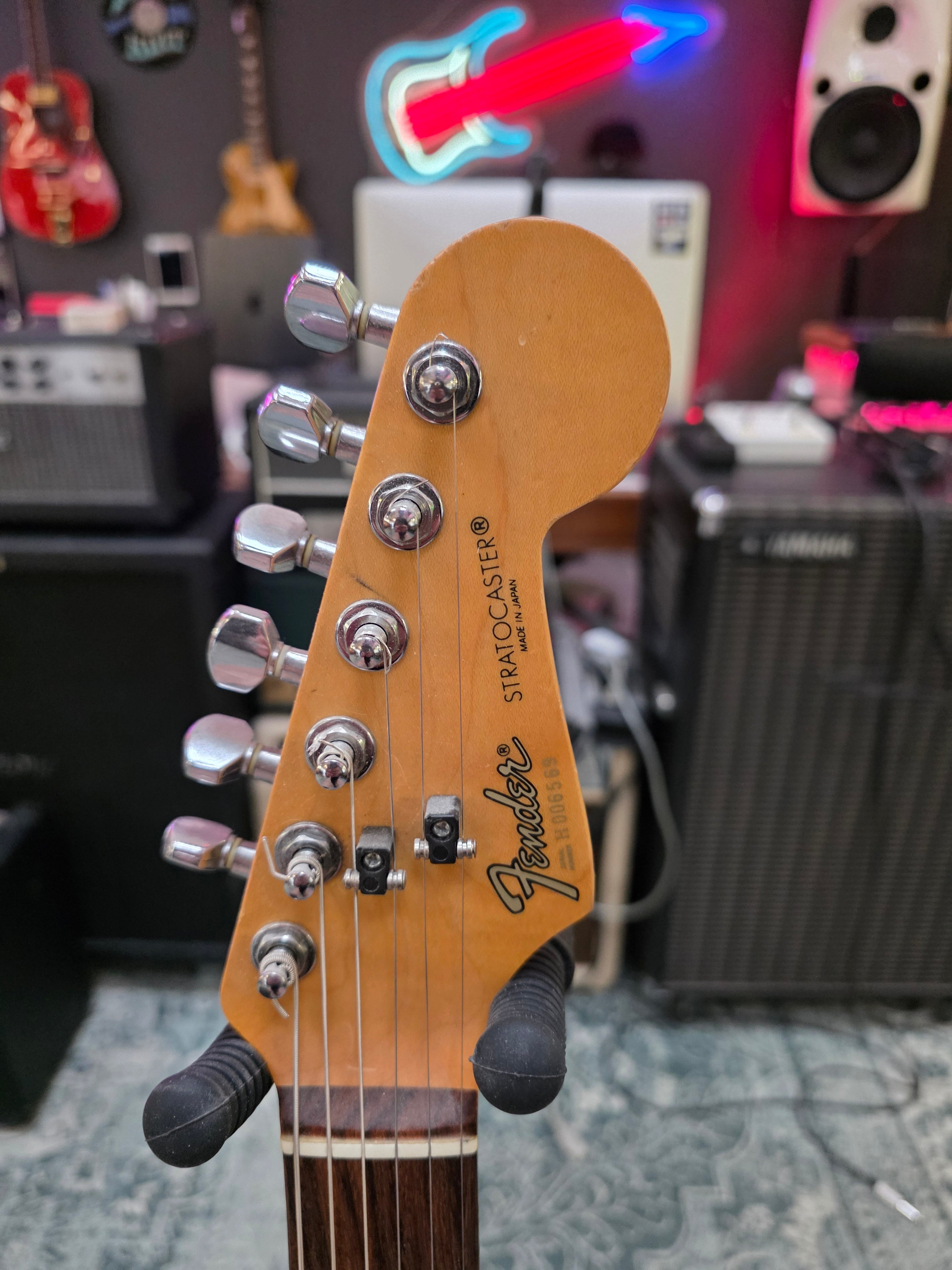Fender Stratocaster ST-40 1988 Made in Japan w/ Seymour Duncan Hot Strat Set