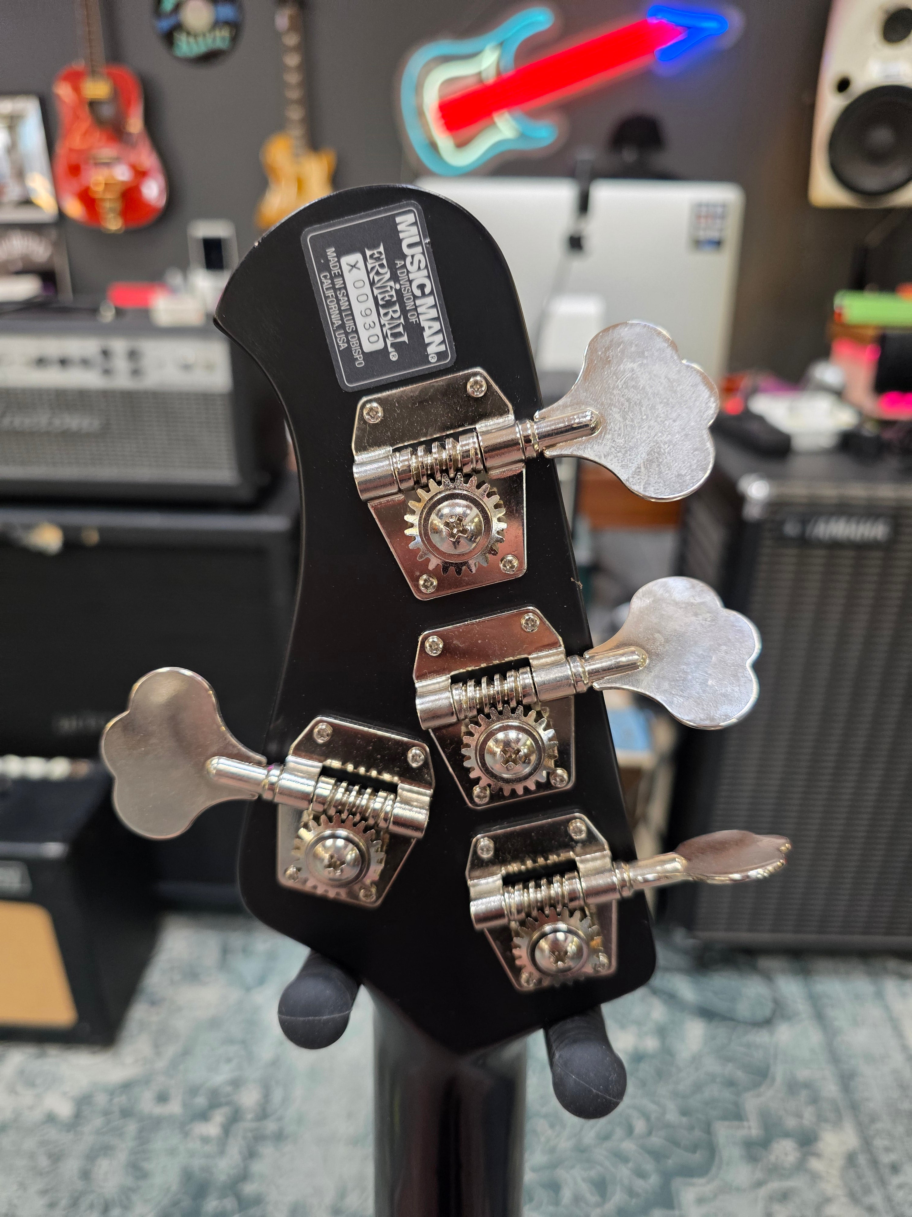 Music Man S.U.B. 2EQ Textured Black 2003