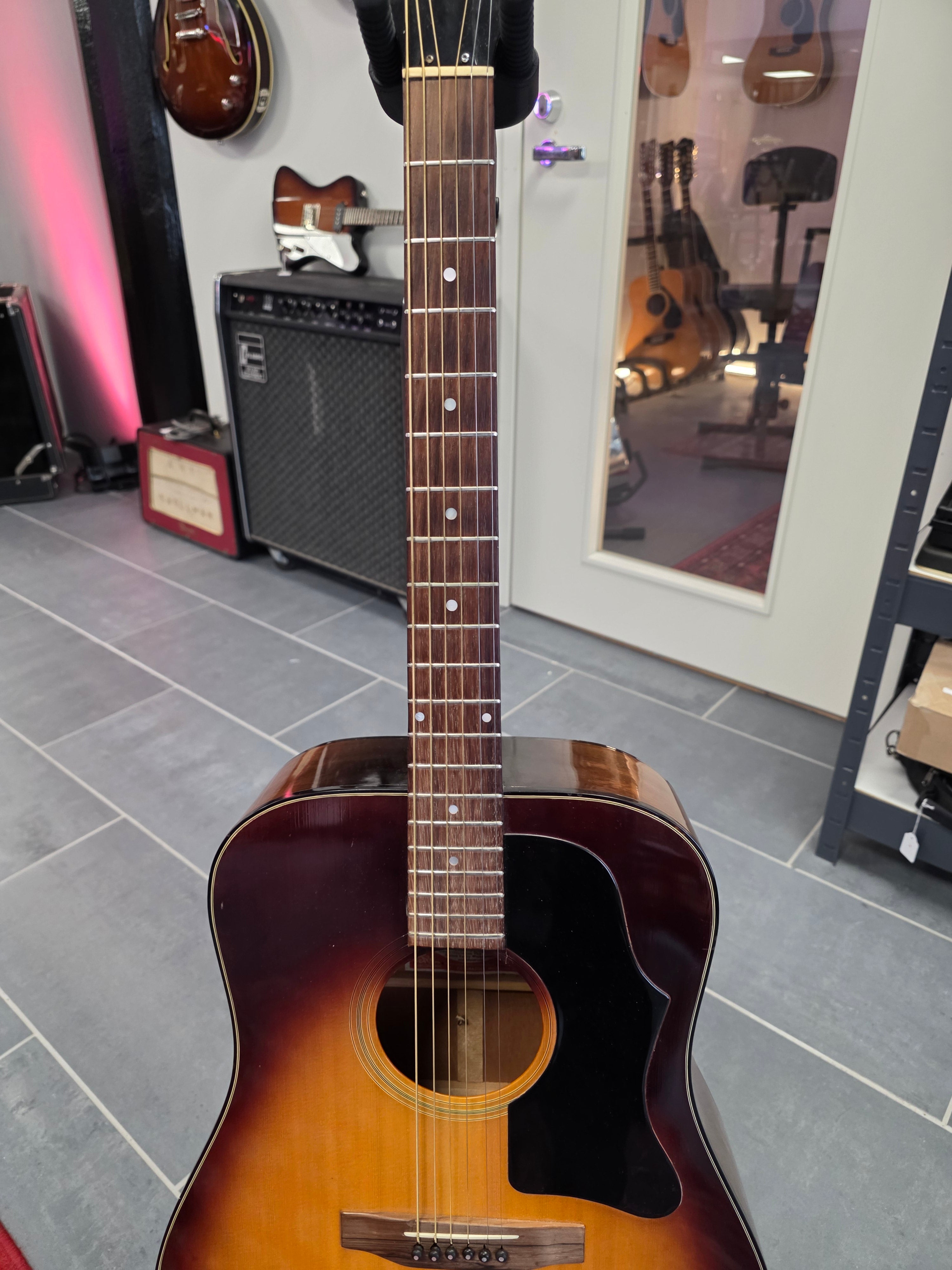 Gibson J-45 Deluxe 1974