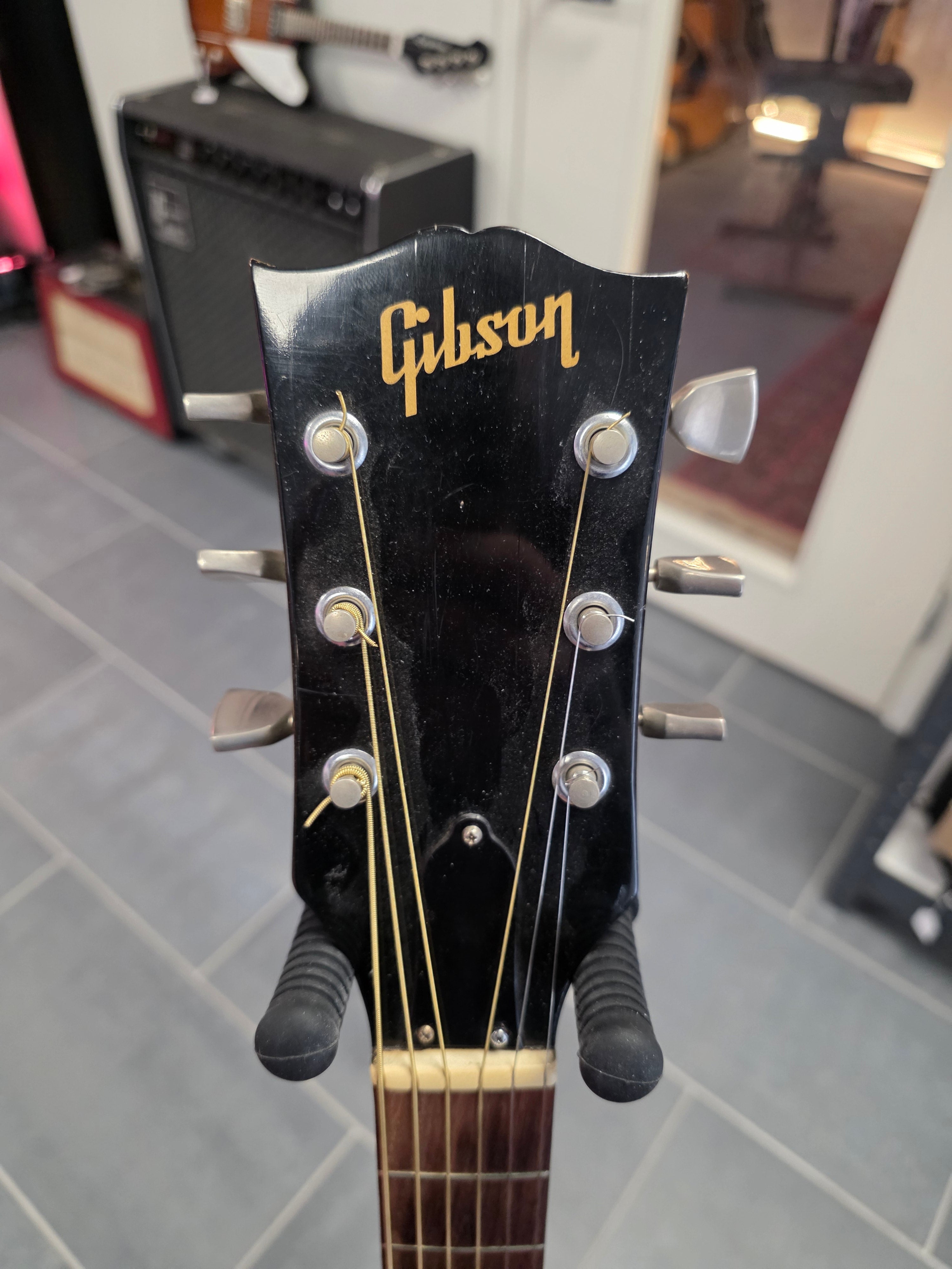 Gibson J-45 Deluxe 1974