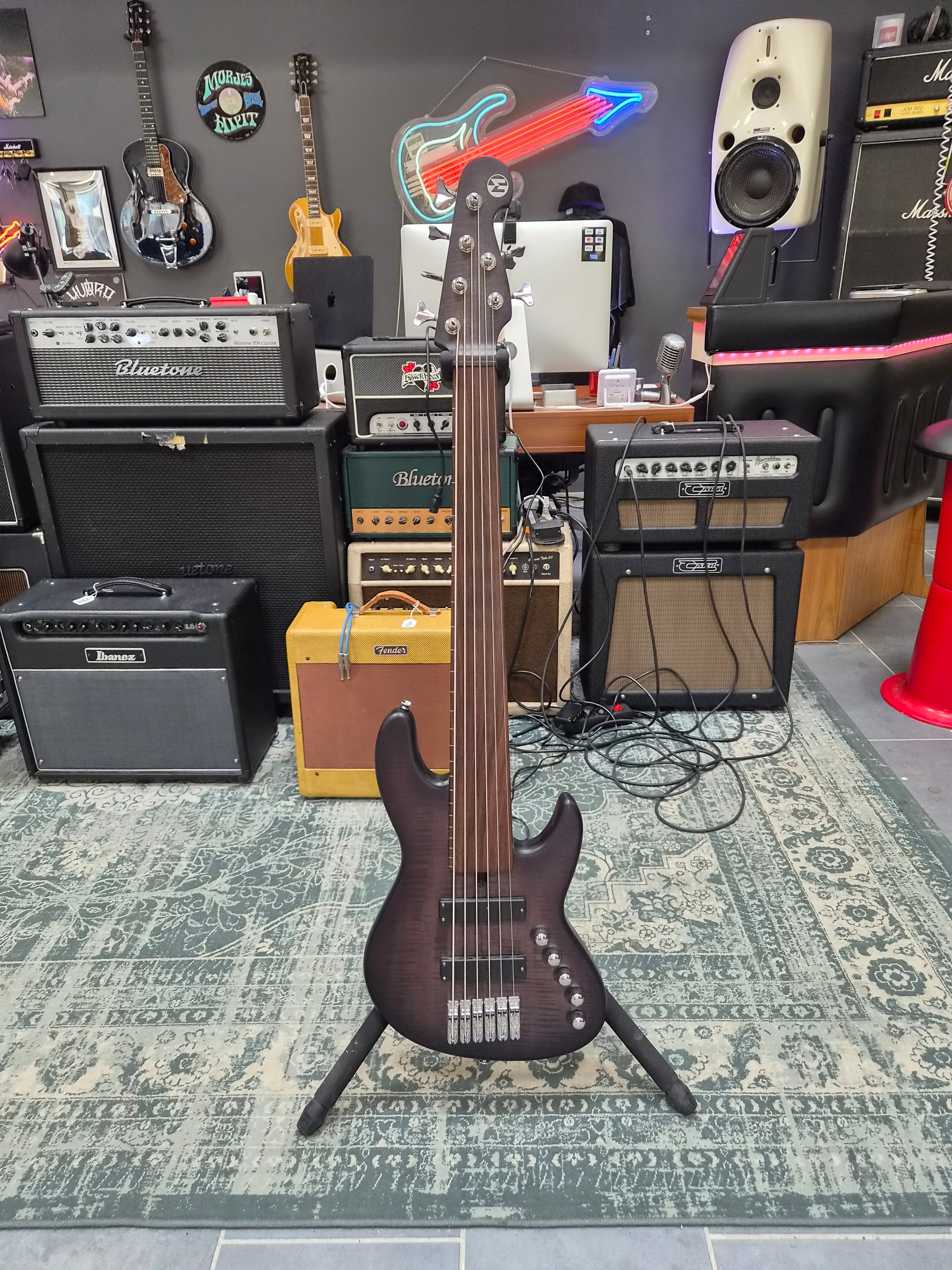 Maruszczyk Elwood L61-24 Fretless Blackburst Matte