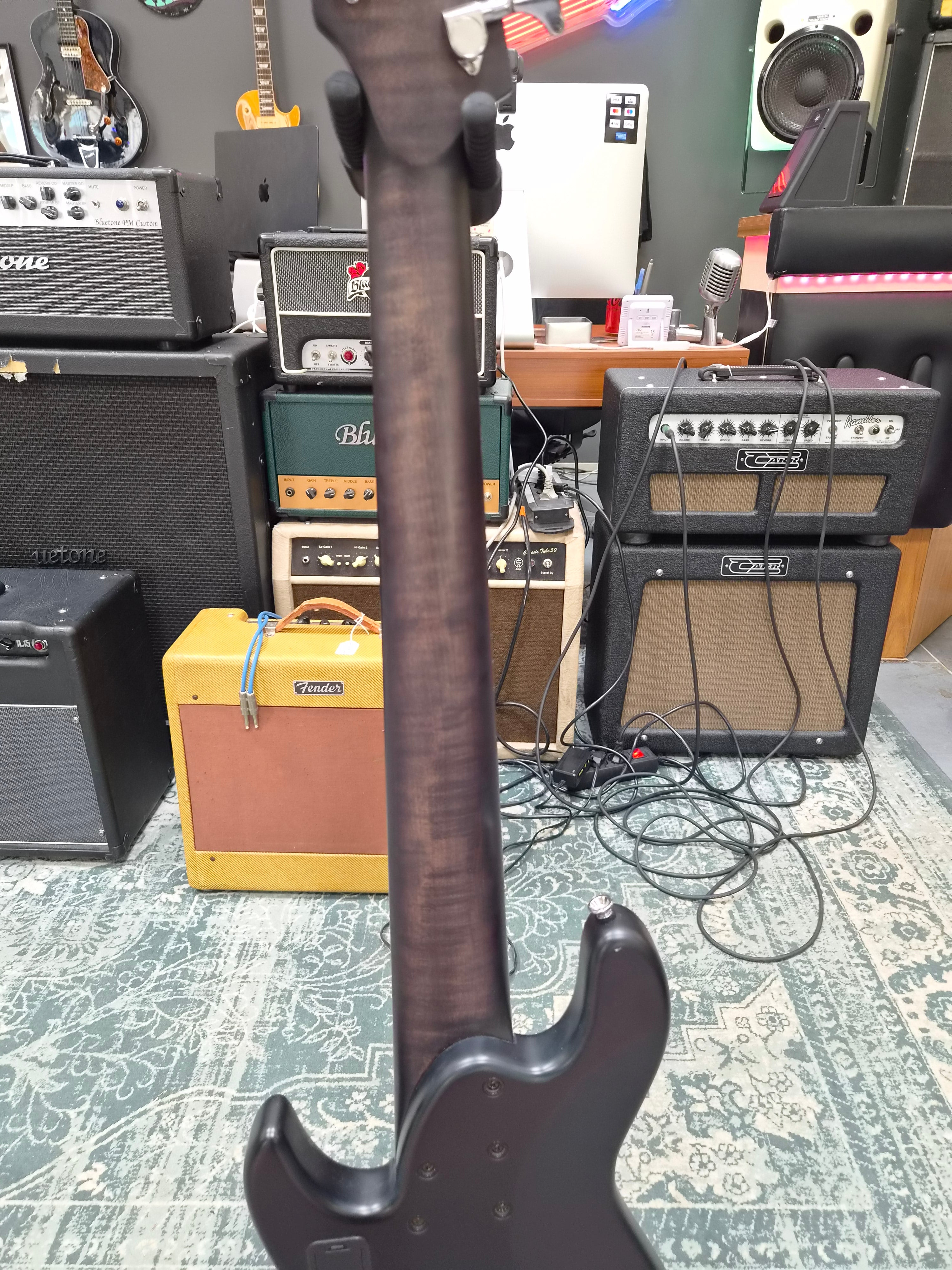 Maruszczyk Elwood L61-24 Fretless Blackburst Matte