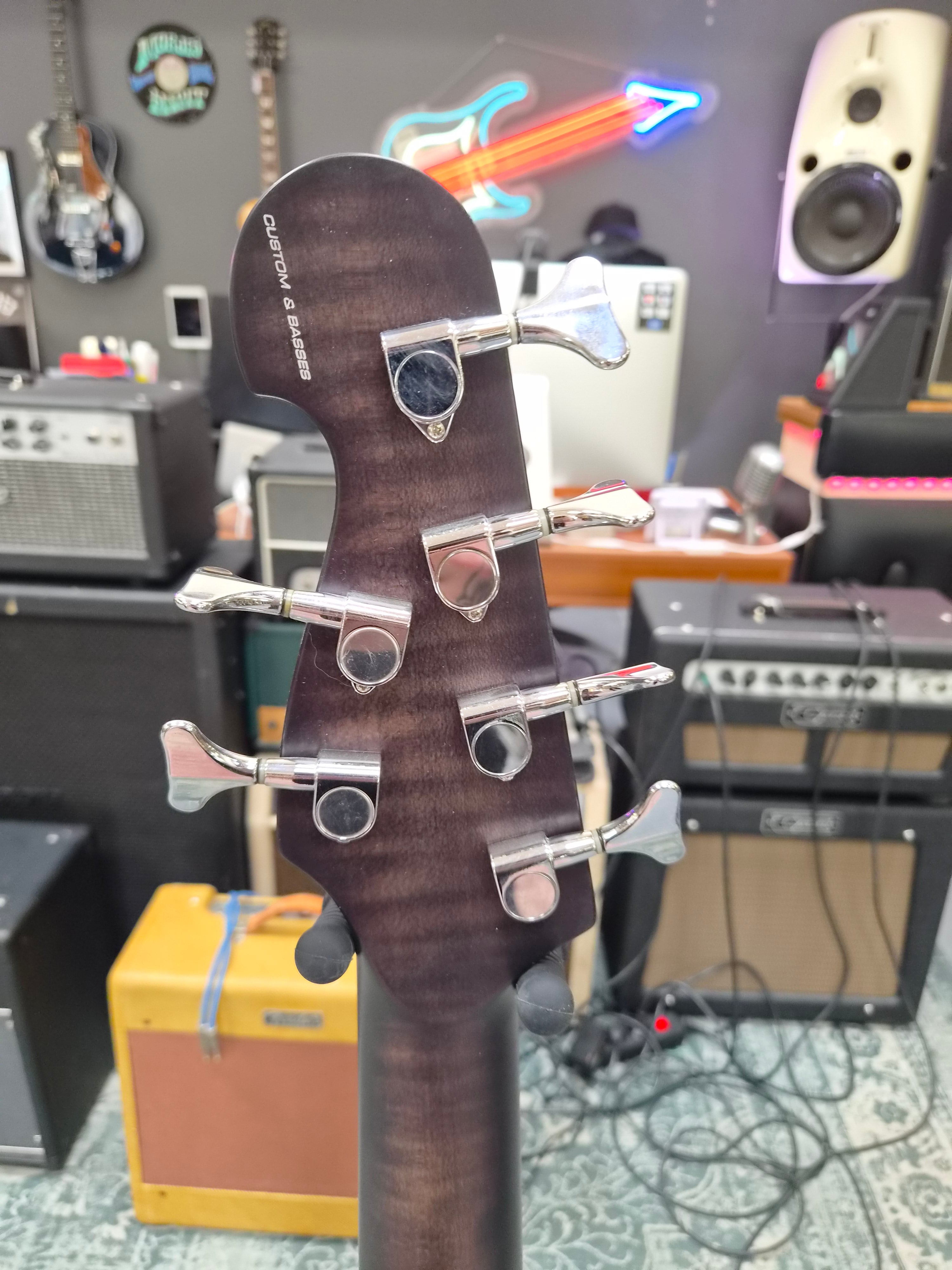 Maruszczyk Elwood L61-24 Fretless Blackburst Matte