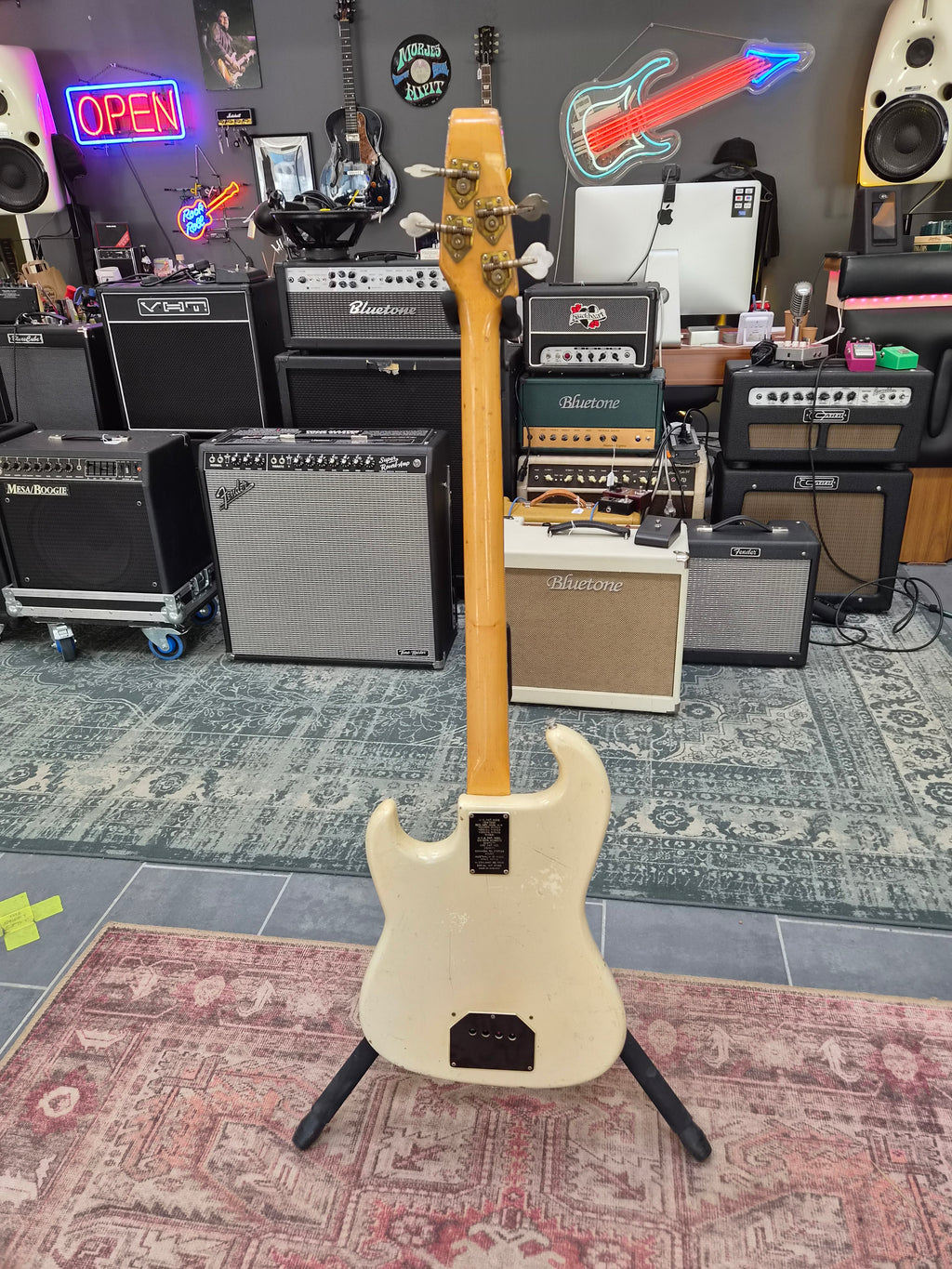 Burns Shadows Bass 1960s