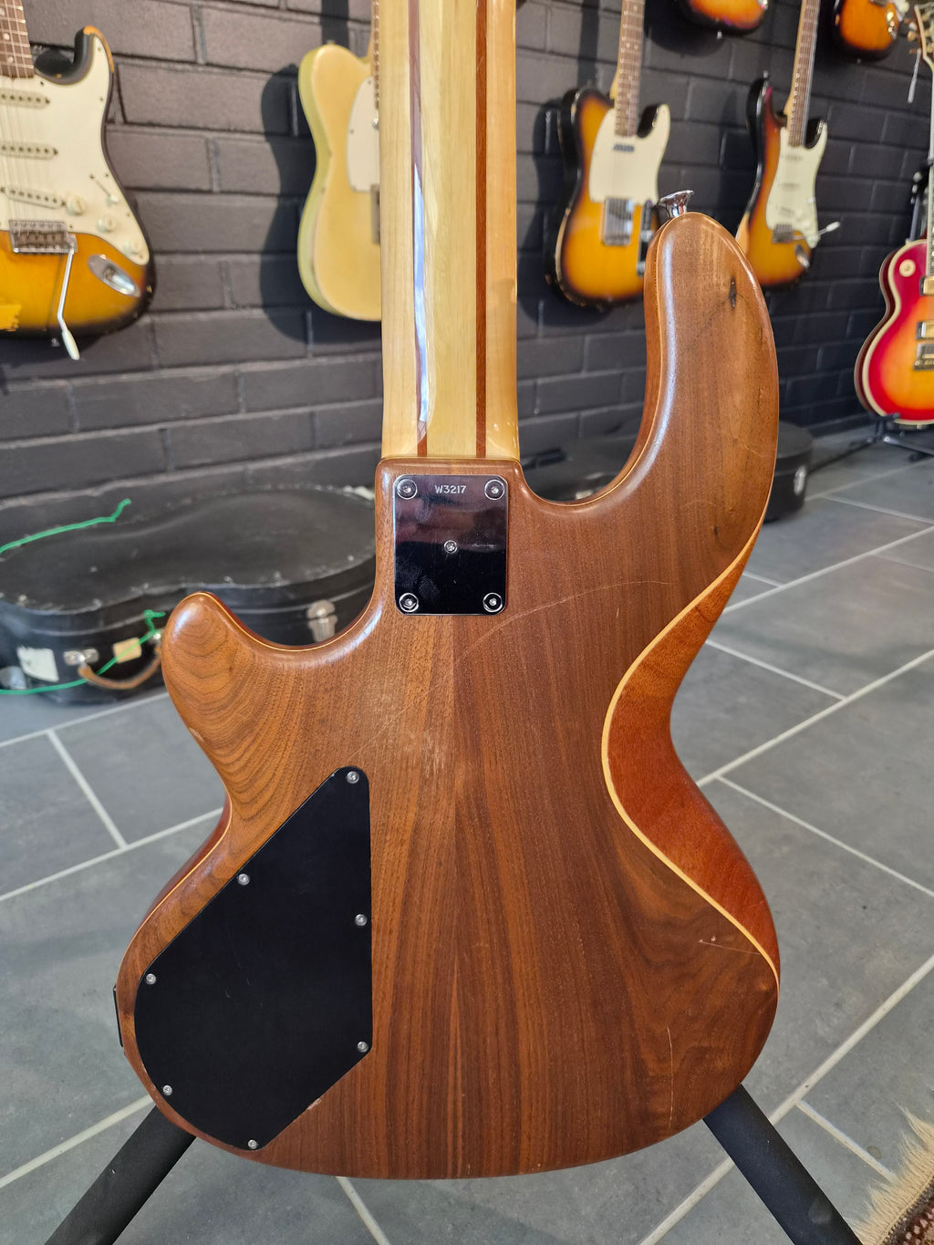 Wal MkII Fretless Bass 5-string 1989