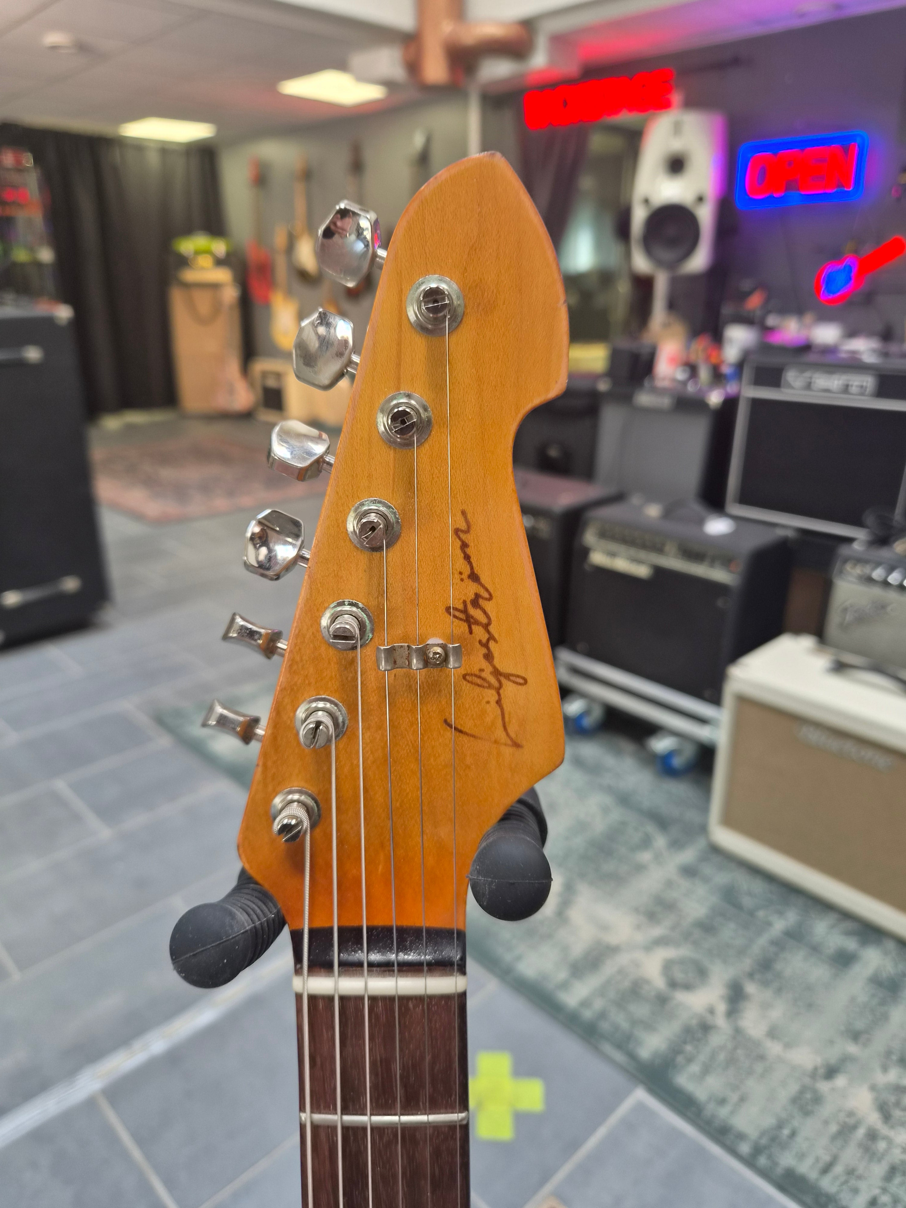 Liljeström Guitars SL Hard Tail Ruby Red
