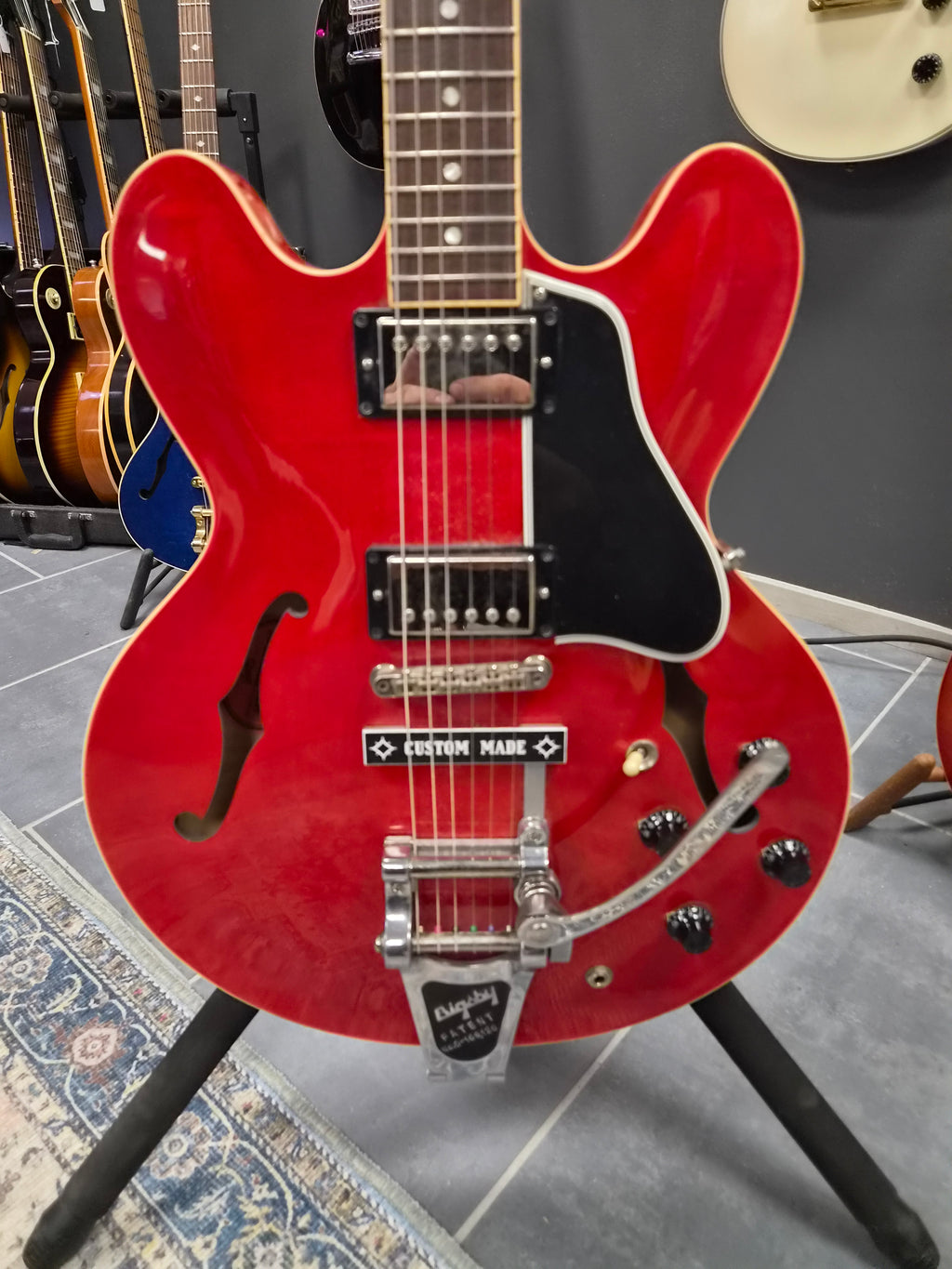 Gibson ES-335 Dot 2012 w/ Bigsby & Vibramate