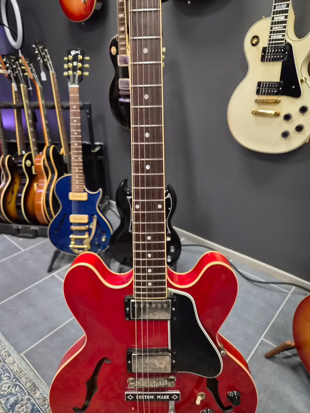 Gibson ES-335 Dot 2012 w/ Bigsby & Vibramate