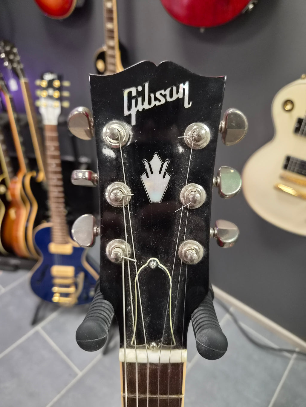 Gibson ES-335 Dot 2012 w/ Bigsby & Vibramate