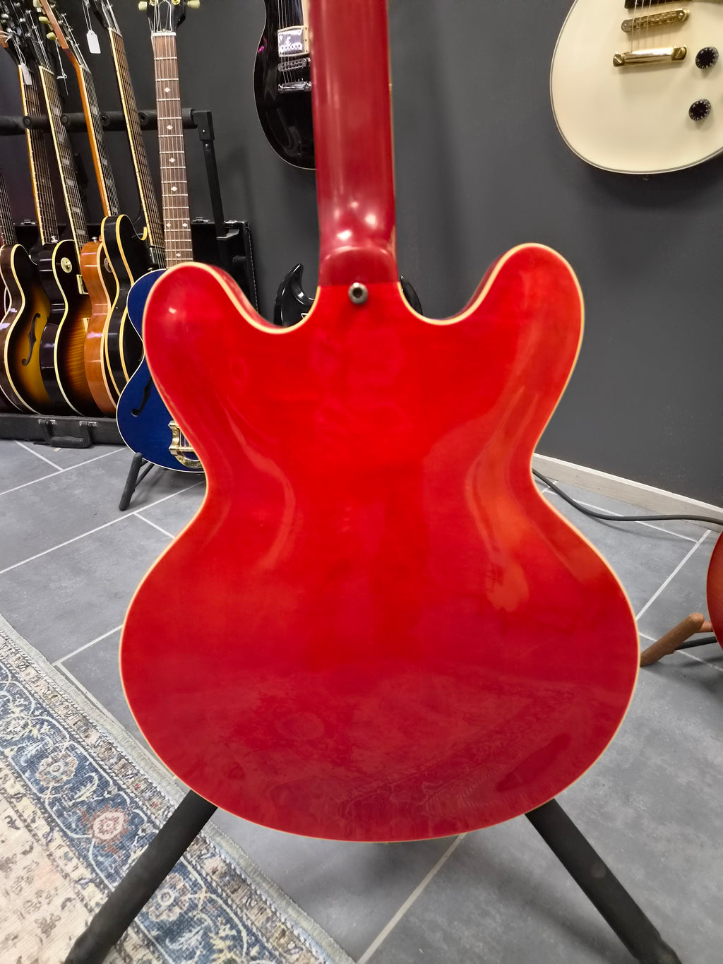 Gibson ES-335 Dot 2012 w/ Bigsby & Vibramate