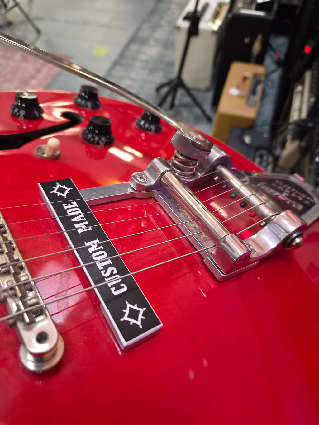 Gibson ES-335 Dot 2012 w/ Bigsby & Vibramate