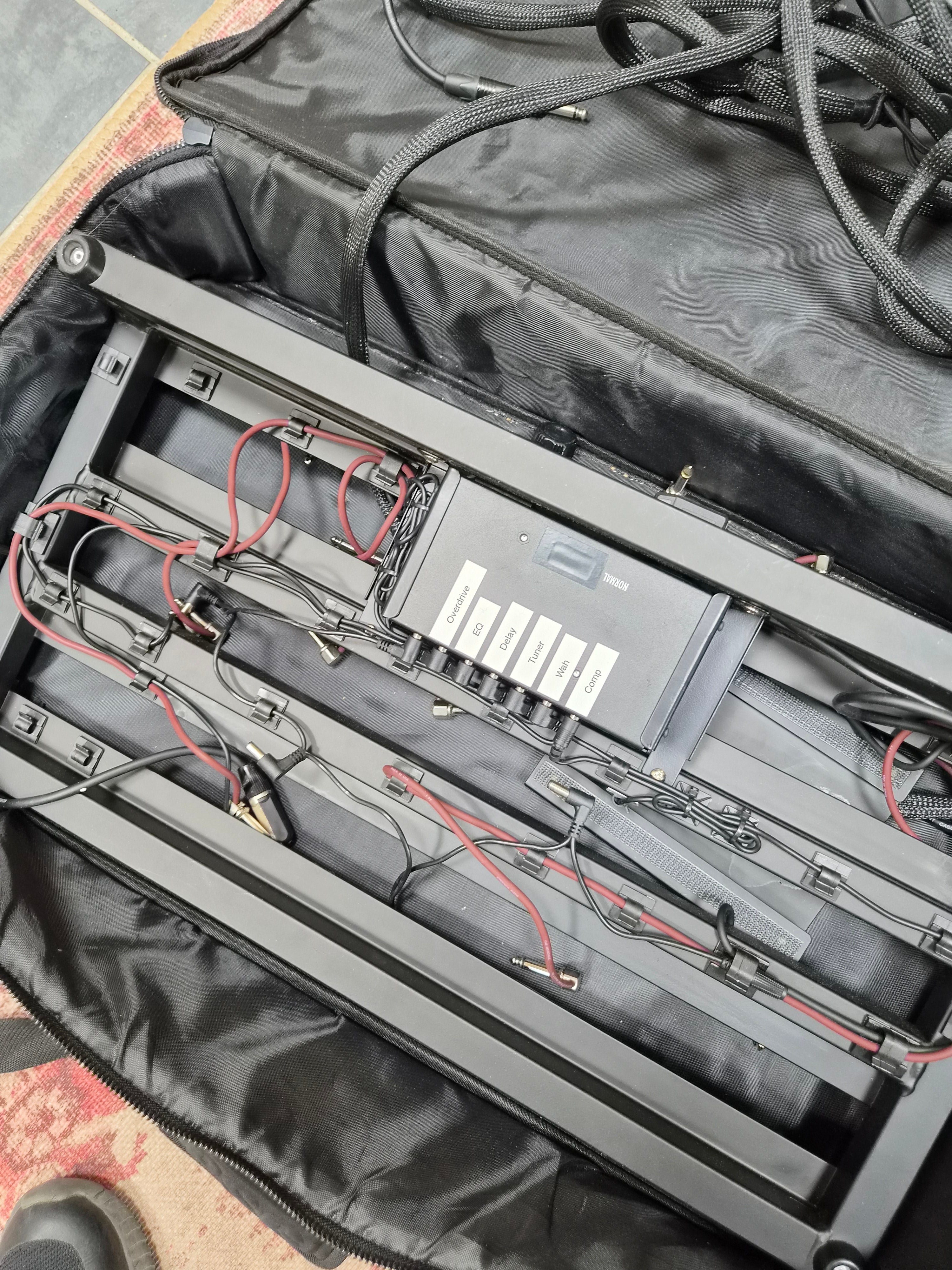 Pedaltrain Classic 60x40 cm w/ tote bag and Voodoo Lab Pedal Power 2 Plus
