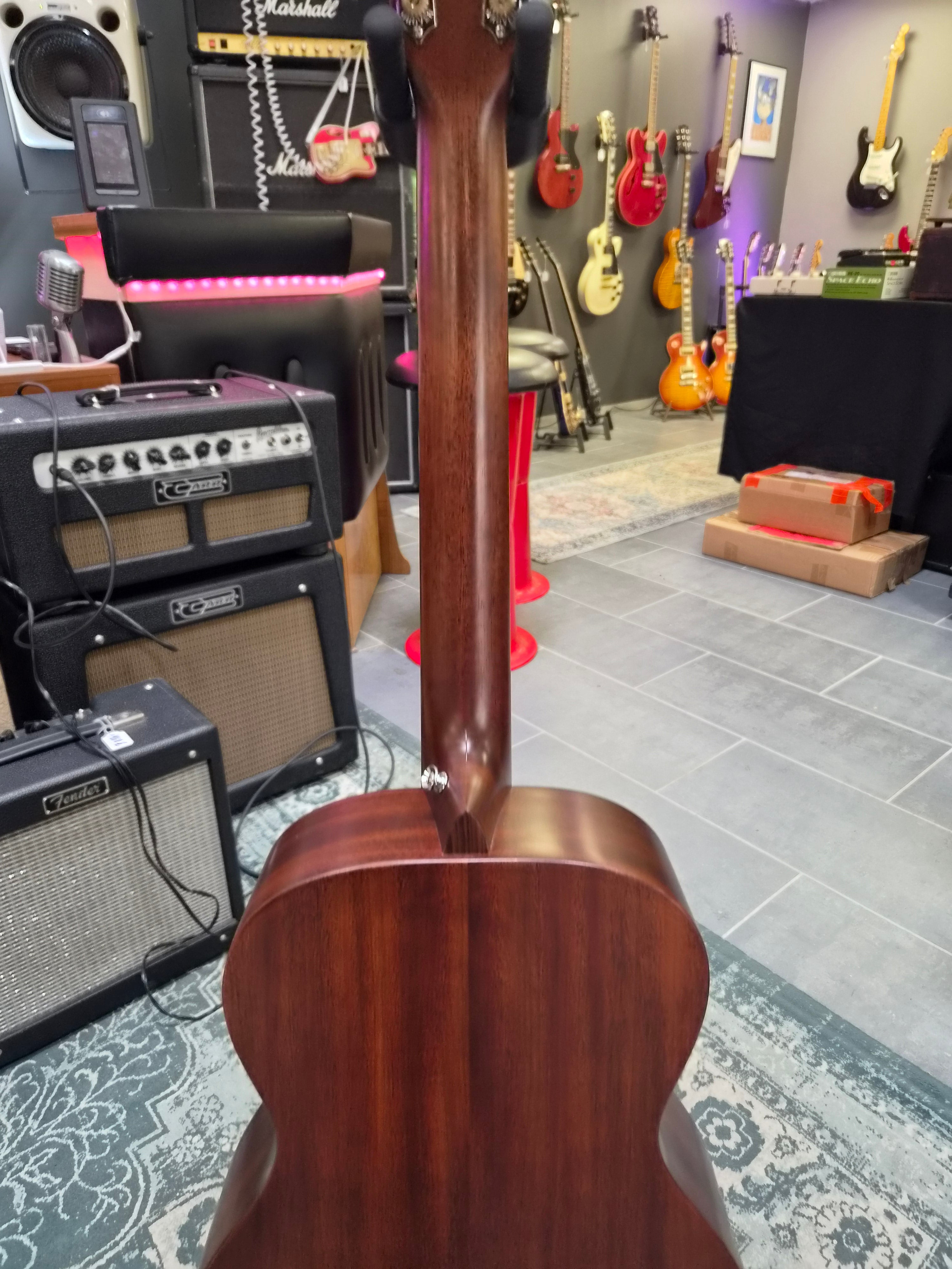 Martin 0-10E Retro Jason Isbell