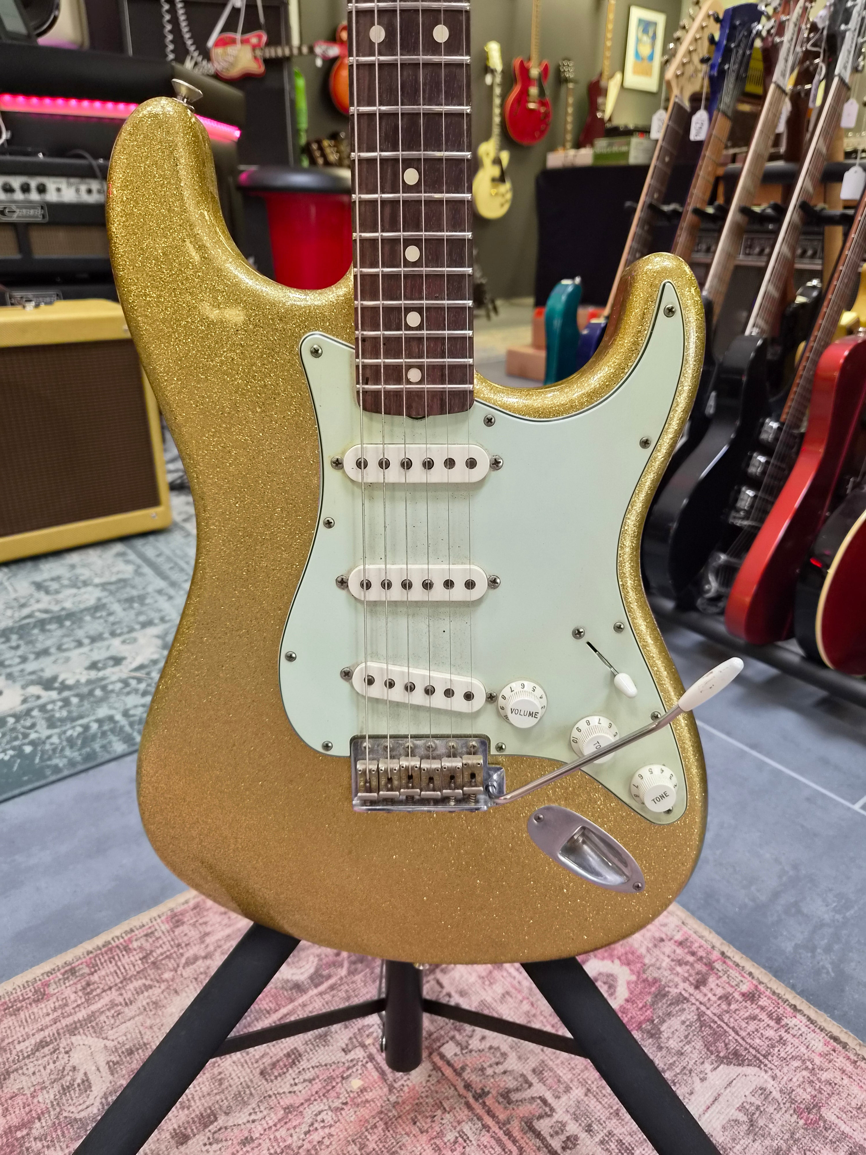 Fender Custom Shop Stratocaster 60s Relic Gold Sparkle