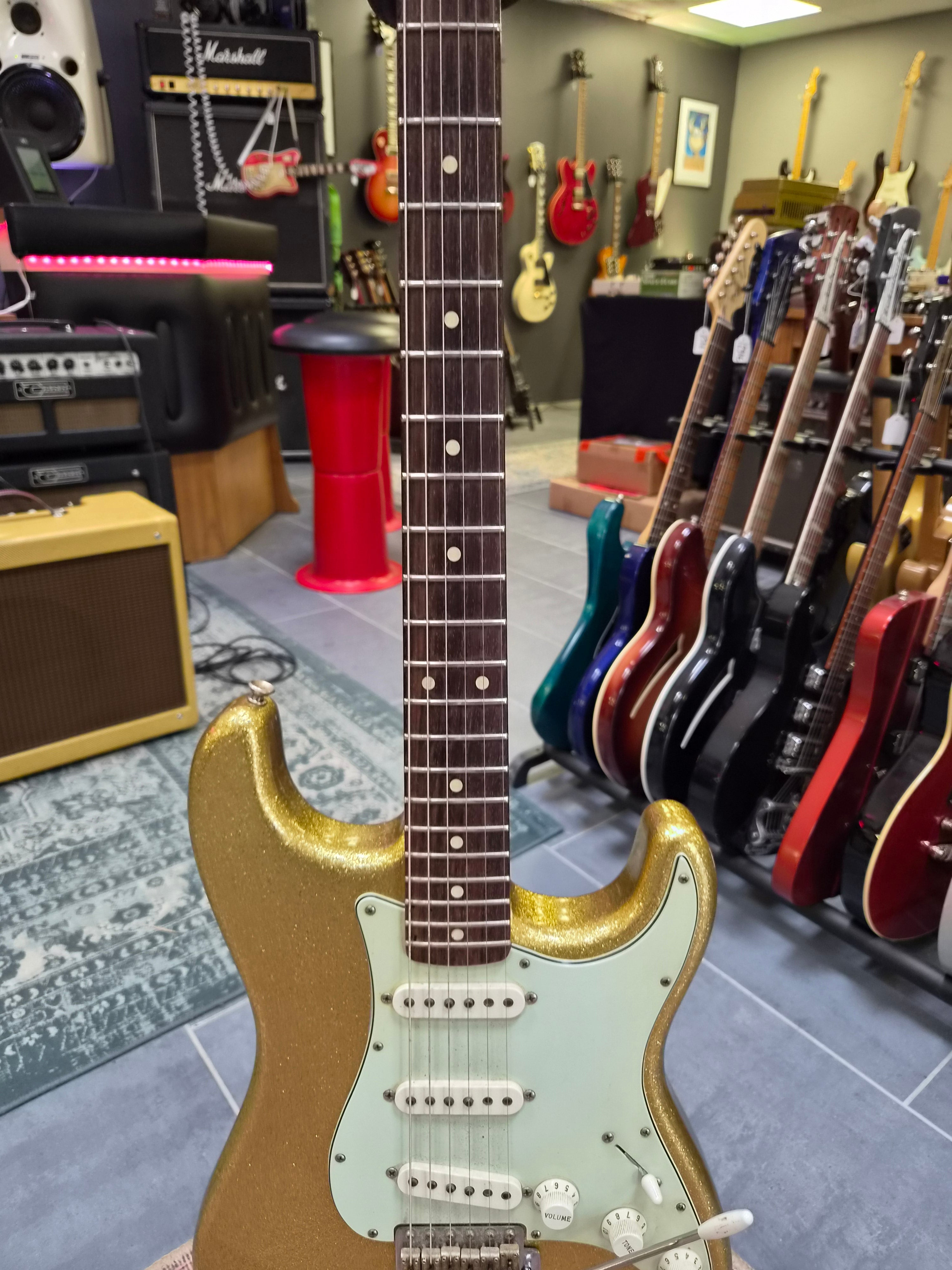 Fender Custom Shop Stratocaster 60s Relic Gold Sparkle