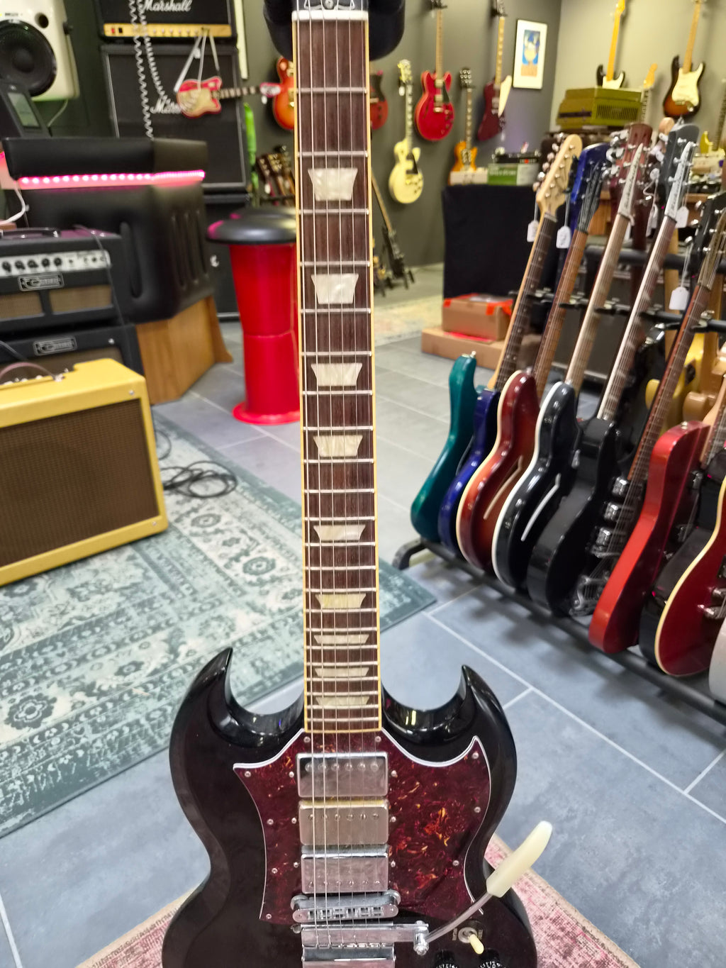 Gibson SG Standard w/ Vibrola and Middle Pickup 2006