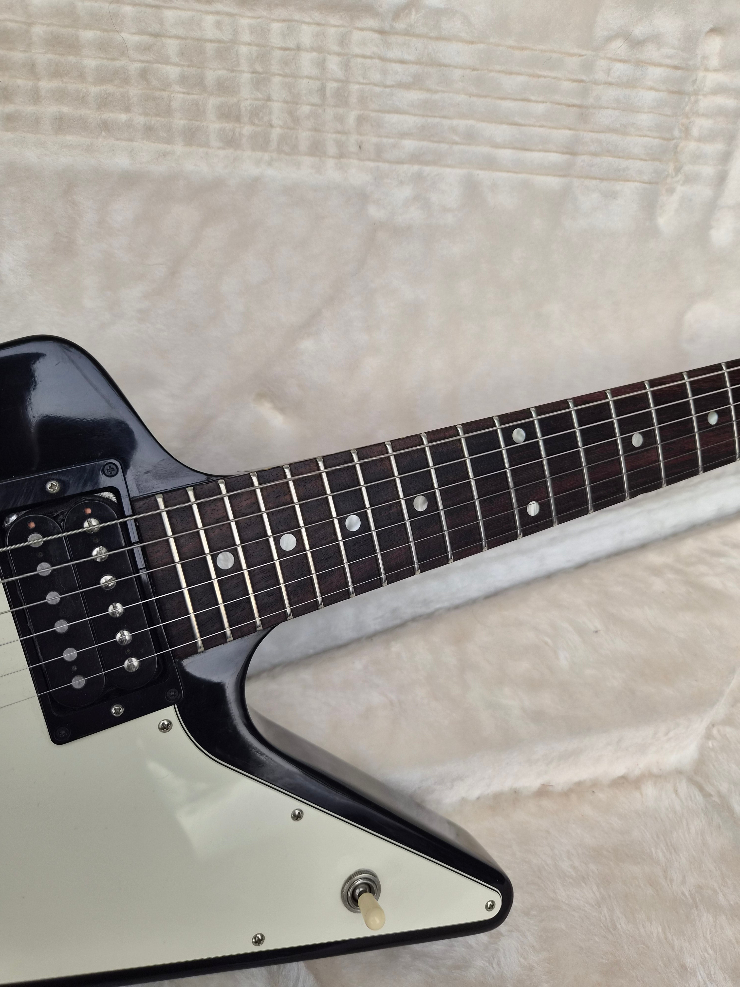Gibson Explorer 76 Reissue 2008 Ebony – Tonefest Guitar Gallery