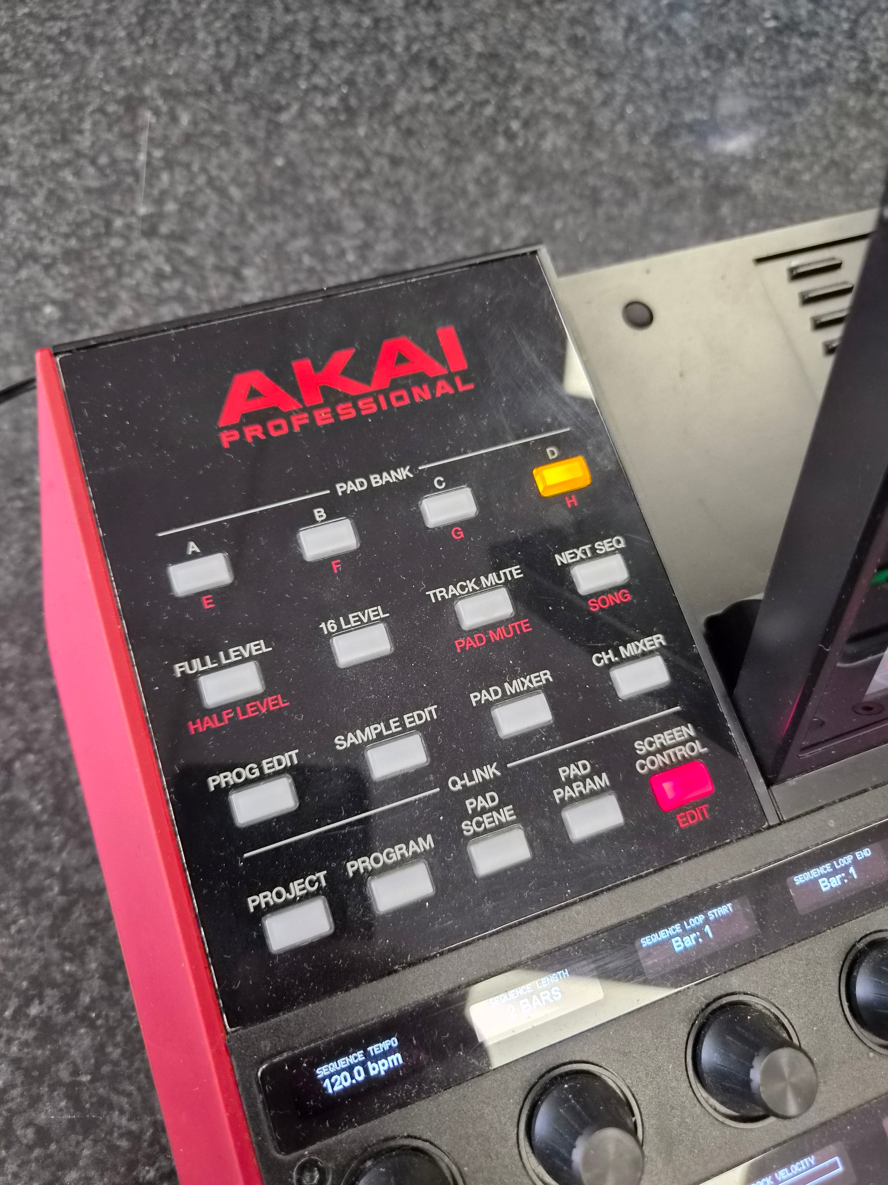 Akai MPC X 2017