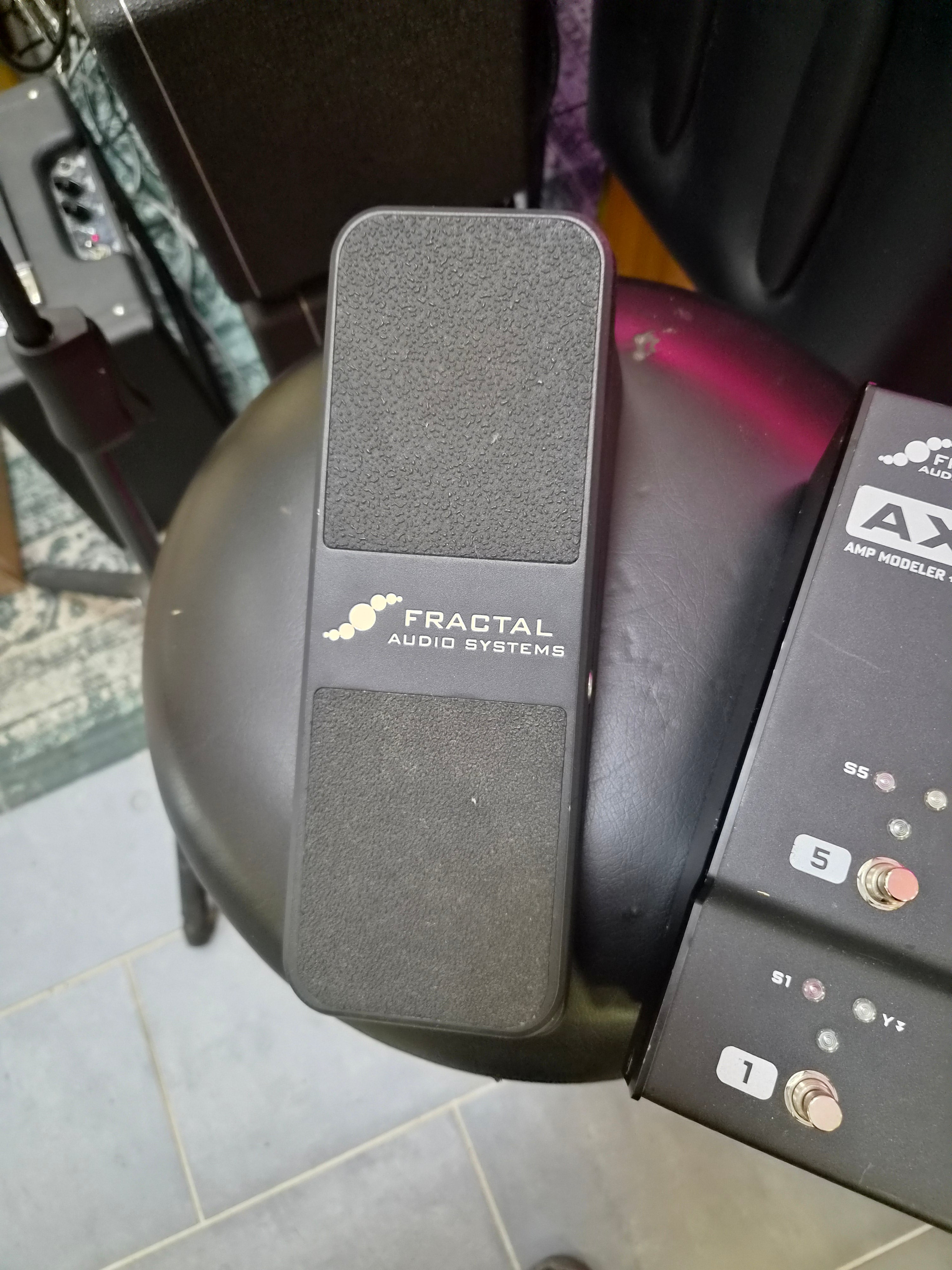 Fractal Audio Systems AX8 2016 w/ Fractal EV-1 Expression Pedal