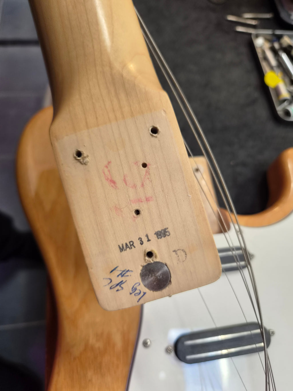 G&L USA Legacy Special Natural 1995