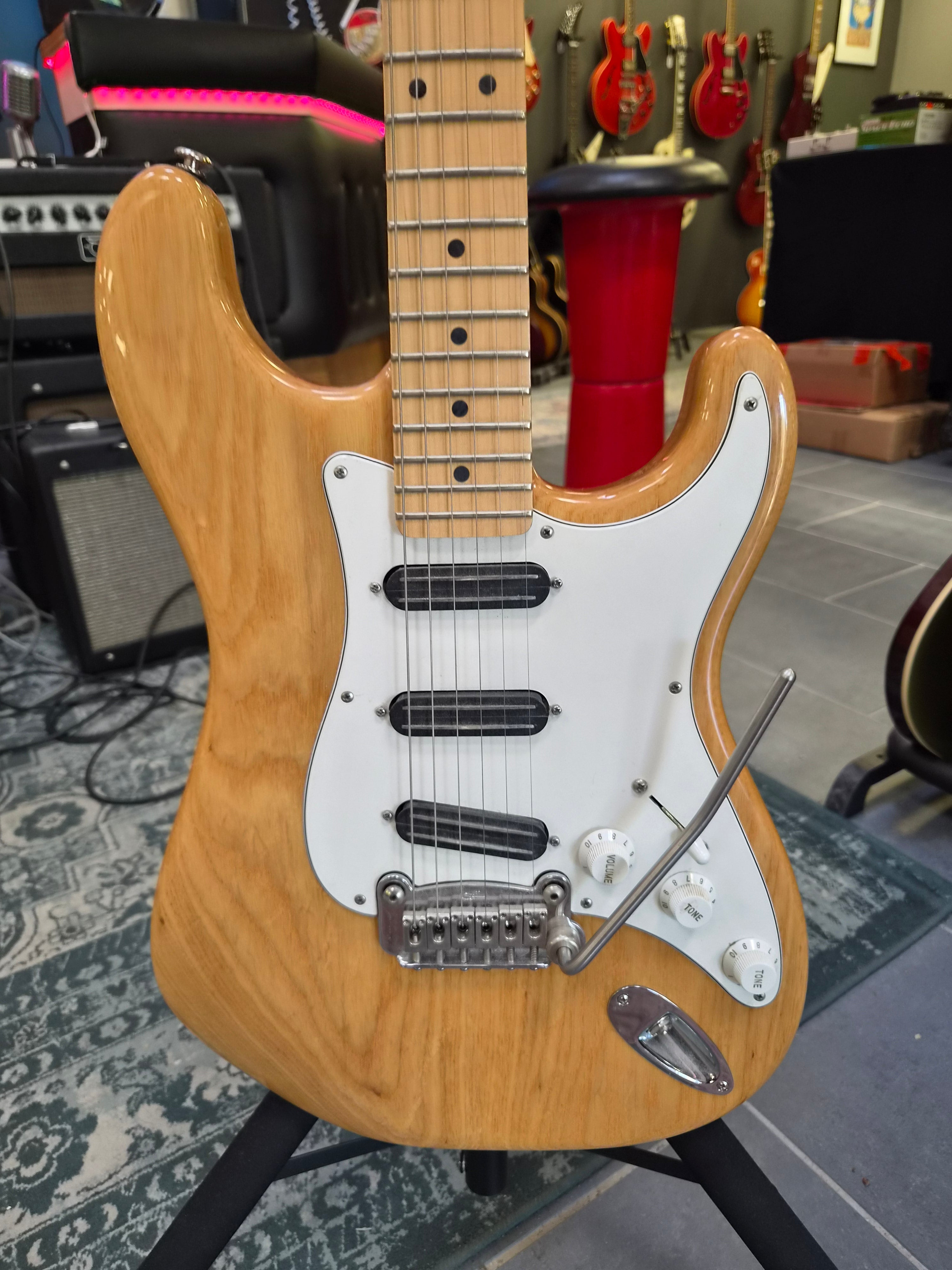 G&L USA Legacy Special Natural 1995