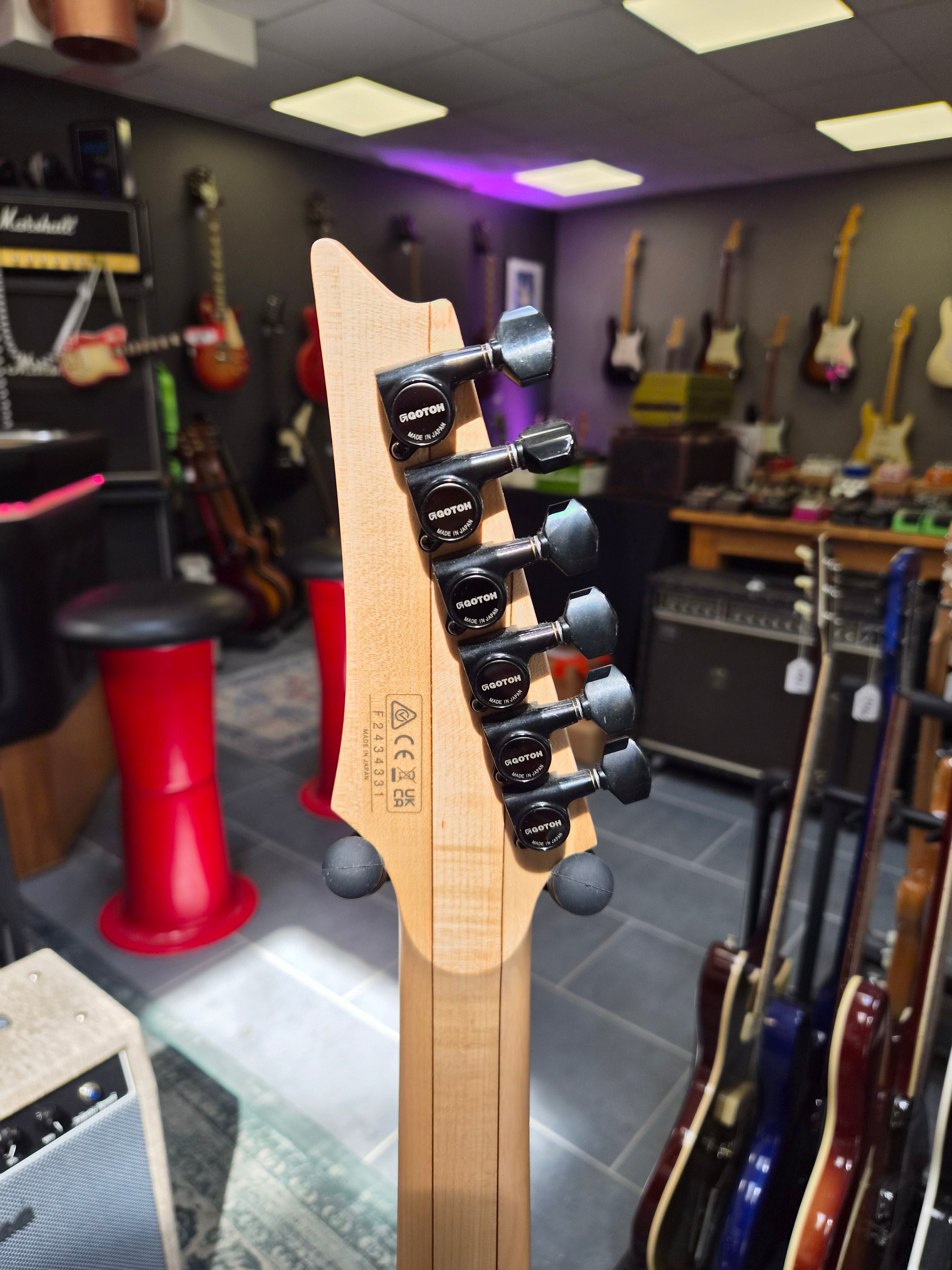 Ibanez RG550-PN Genesis Purple Neon