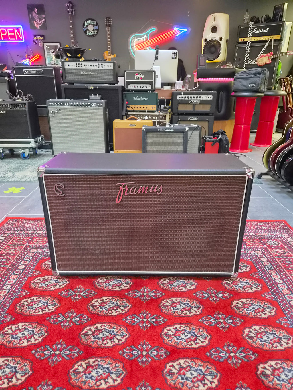 Framus Dragon 2x12 Speaker Cabinet Celestion V30 - FR 212 CR CB Black