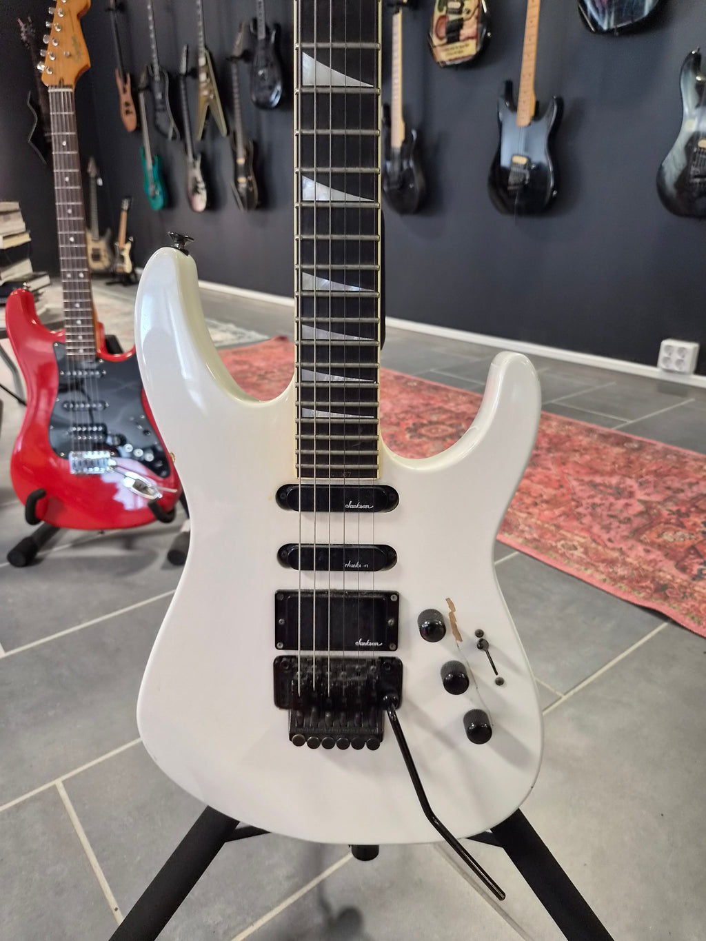 Jackson Professional Soloist Pearl White 1990