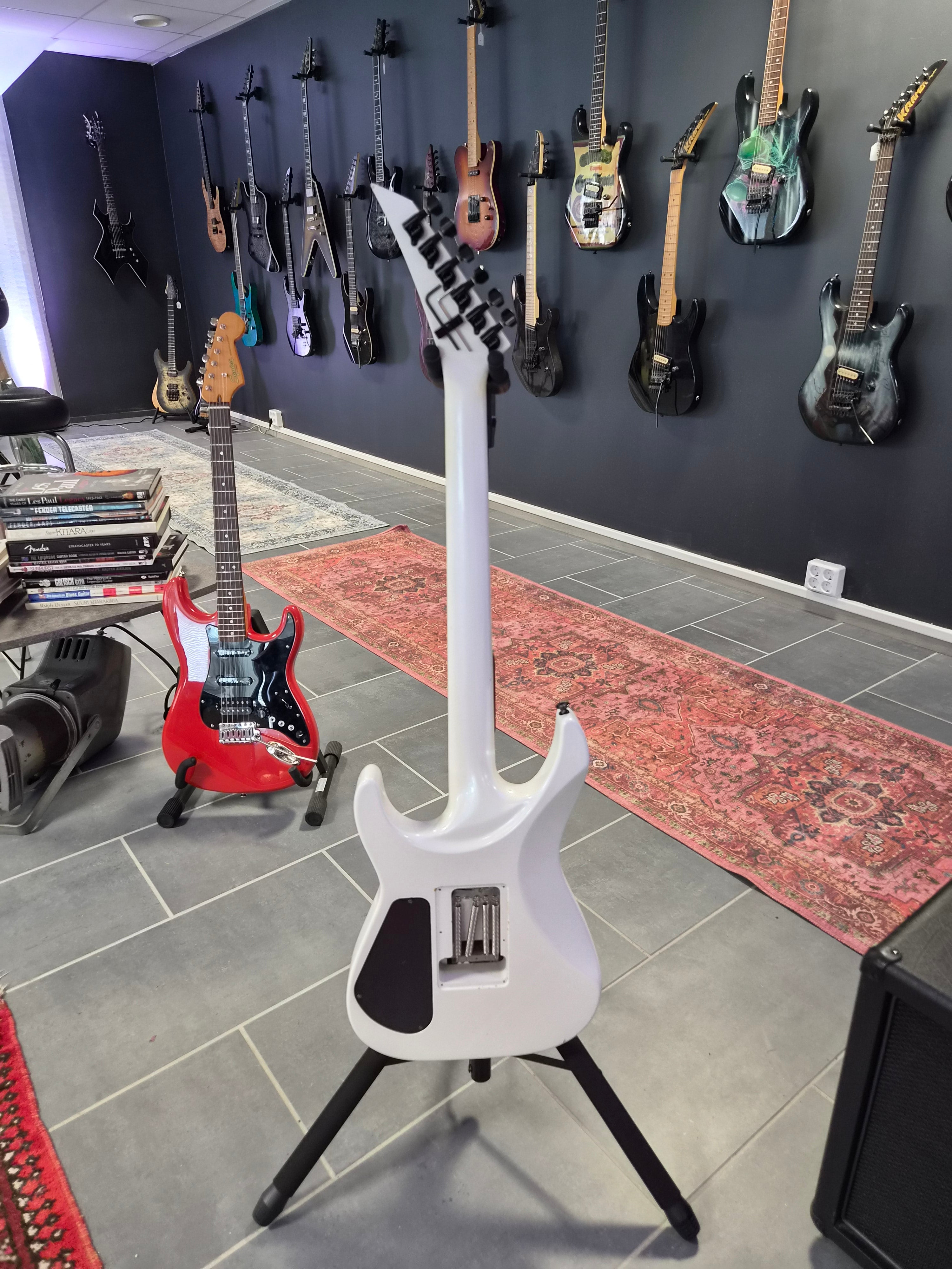 Jackson Professional Soloist Pearl White 1990