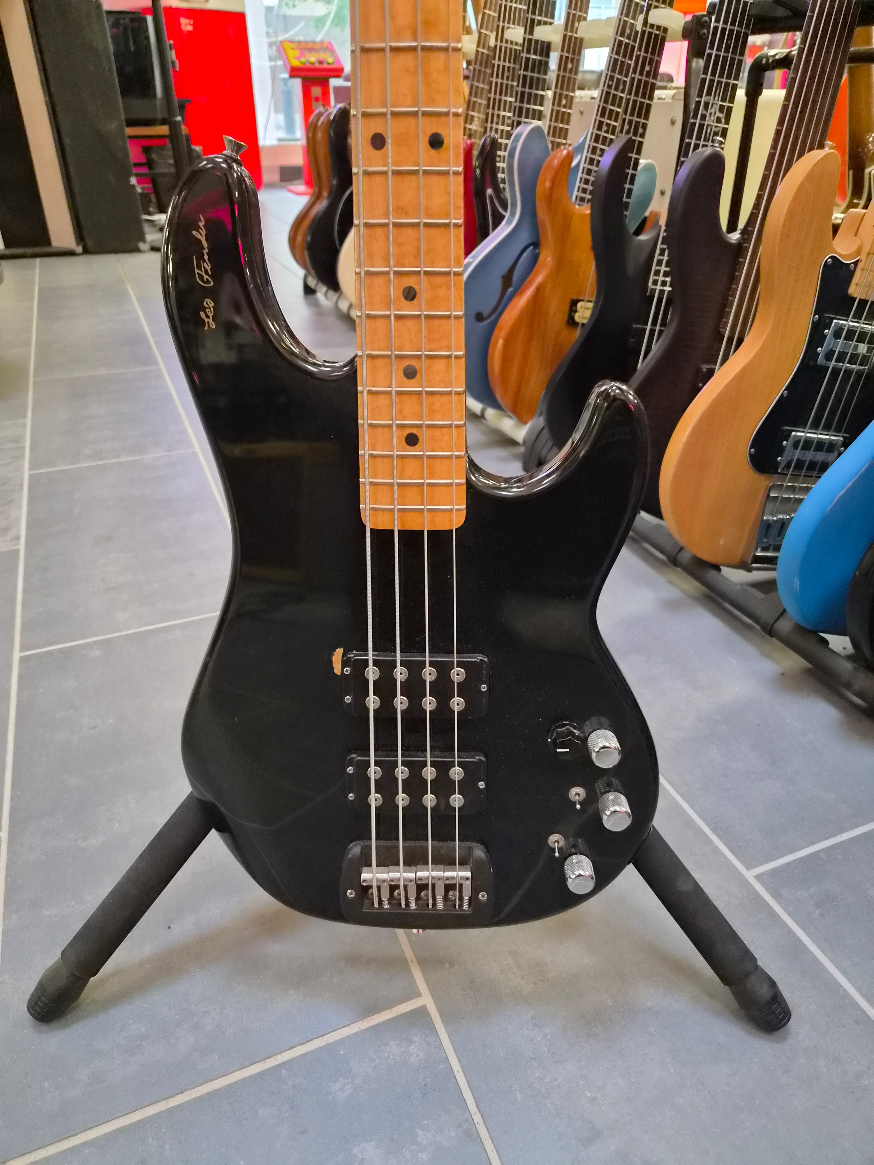G&L L-2000 Bass Limited Edition Leo Fender Signature 1989