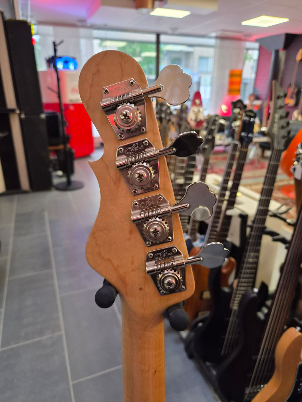 G&L L-2000 Bass Limited Edition Leo Fender Signature 1989