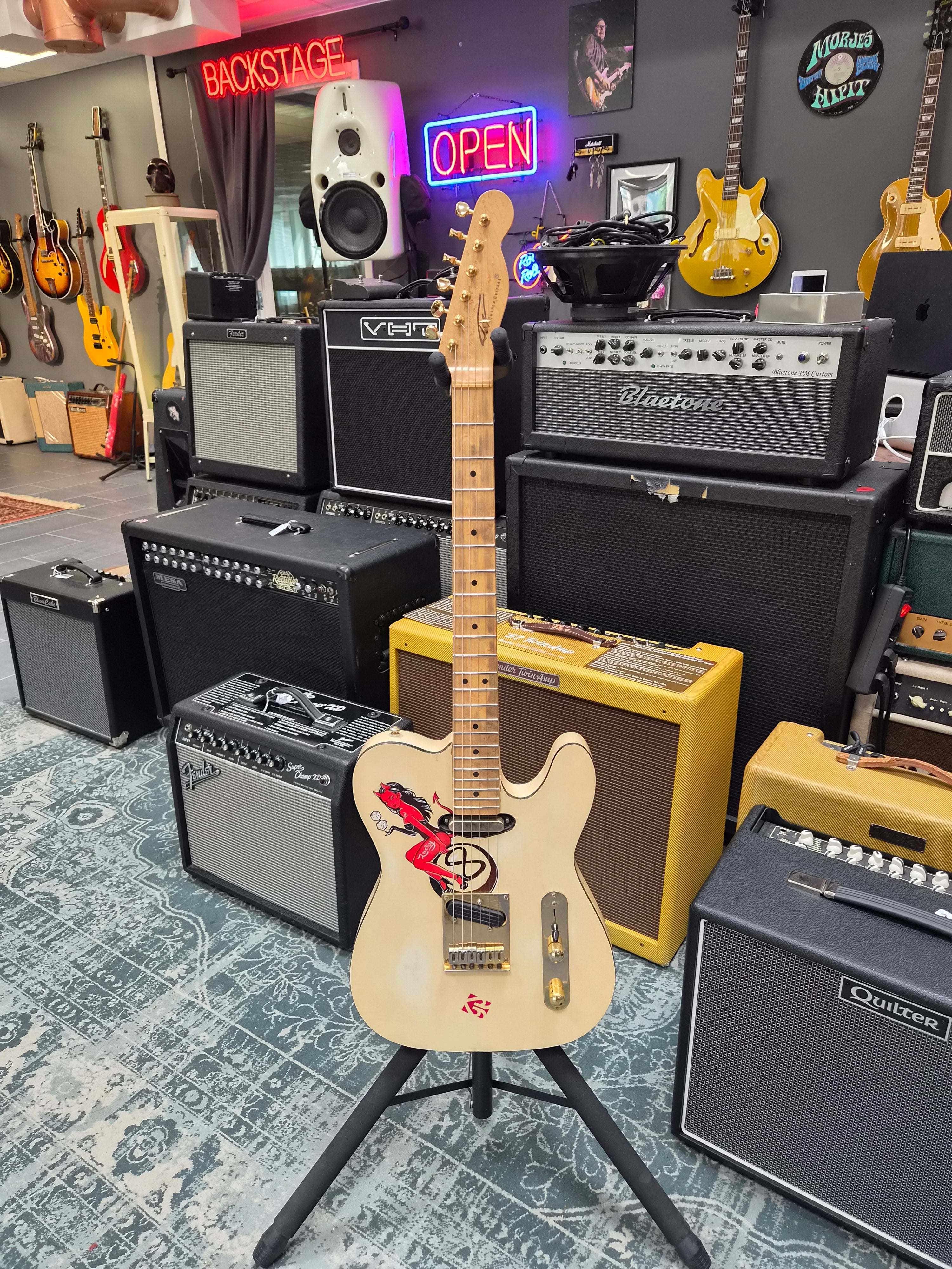 TW Custom Guitars Tele "Devil Girl"