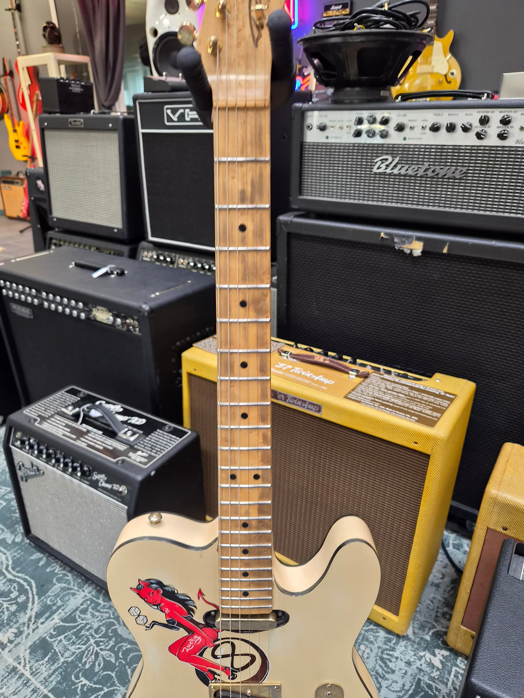 TW Custom Guitars Tele "Devil Girl"