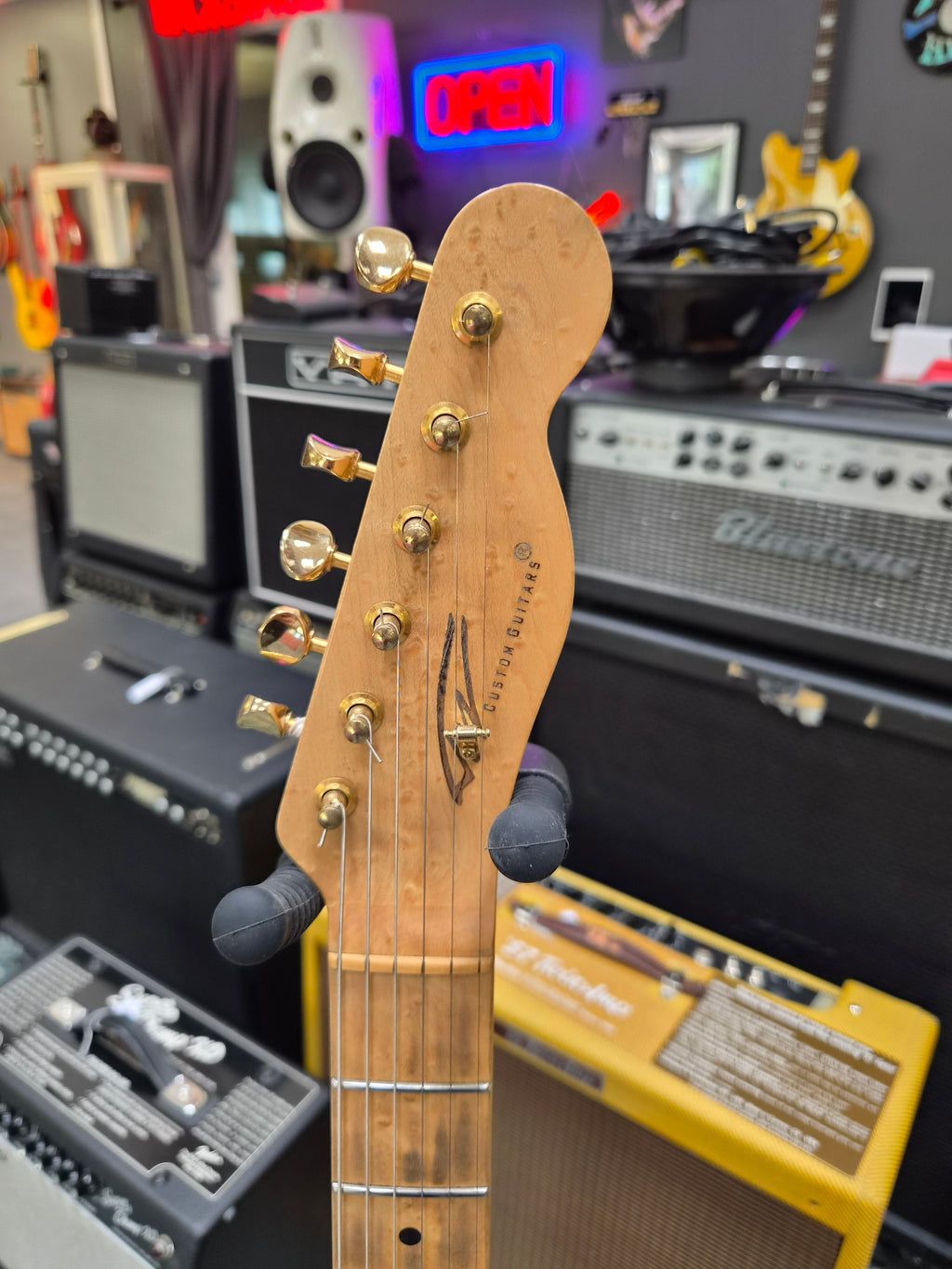 TW Custom Guitars Tele "Devil Girl"