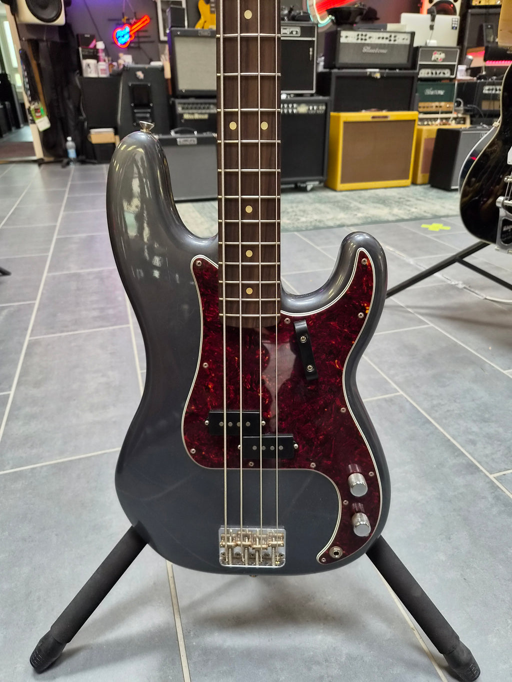 Fender Vintera II Road Worn '60s Precision Bass