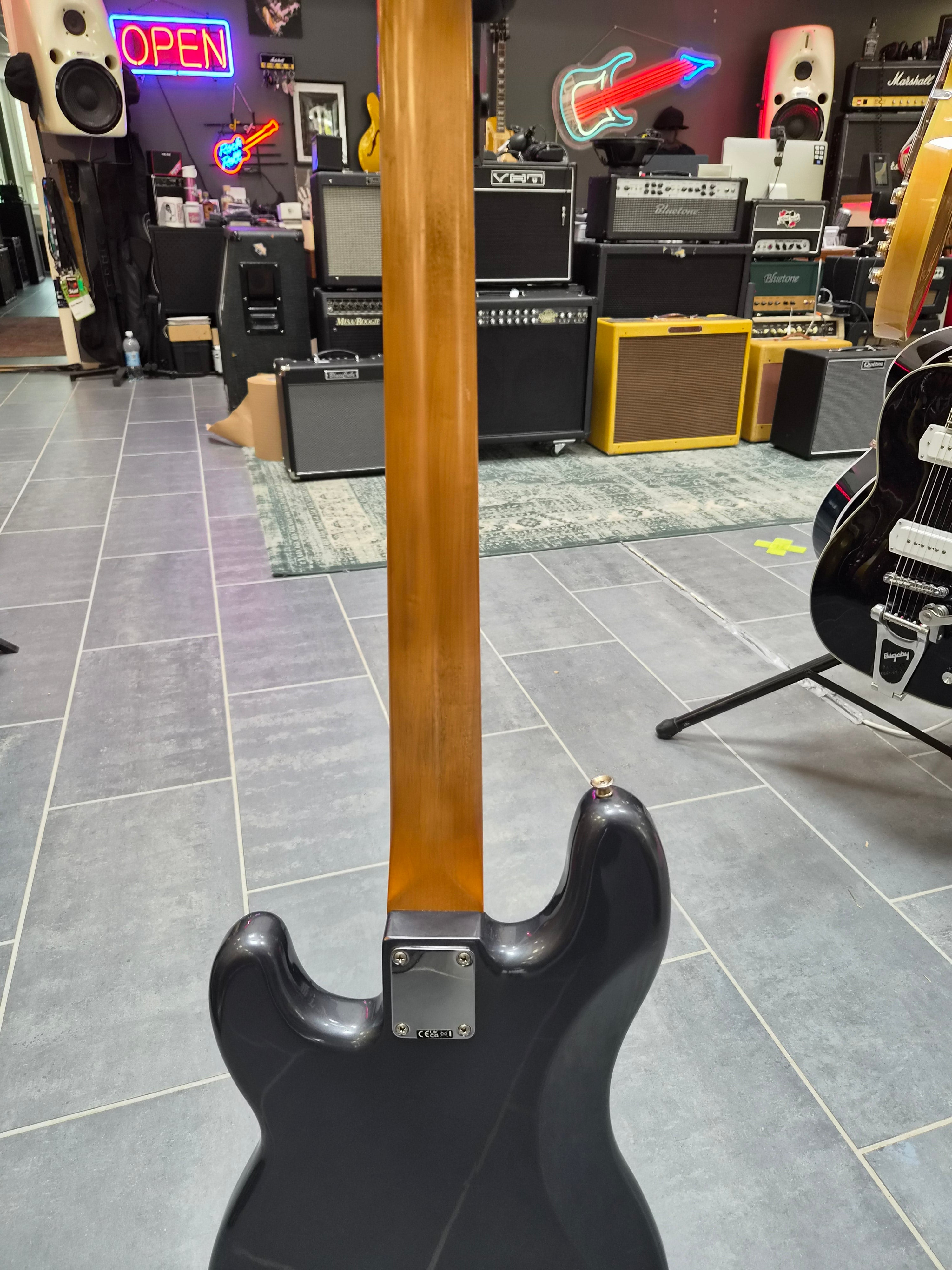 Fender Vintera II Road Worn '60s Precision Bass