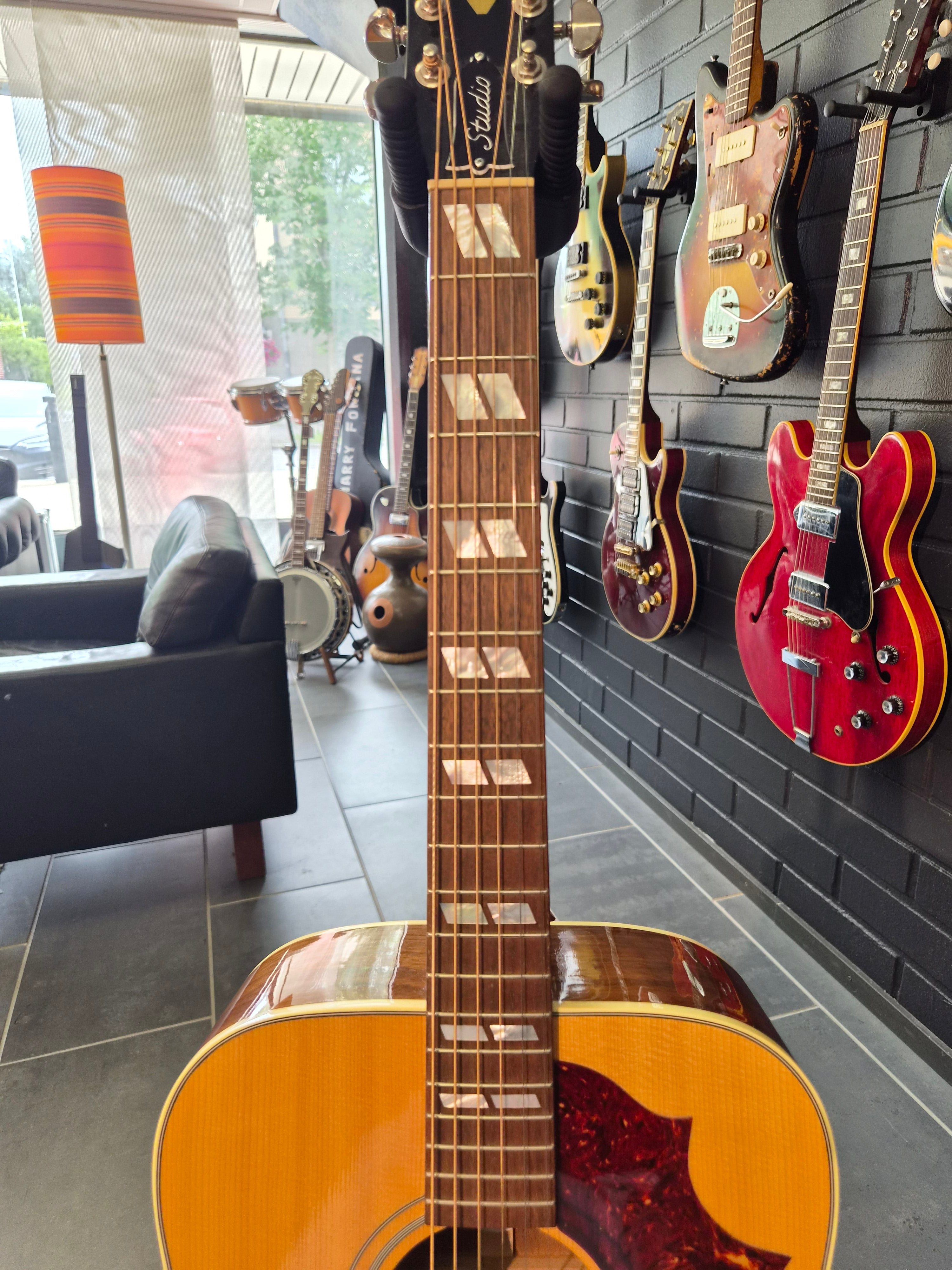 Gibson Montana Hummingbird Studio Natural 2019